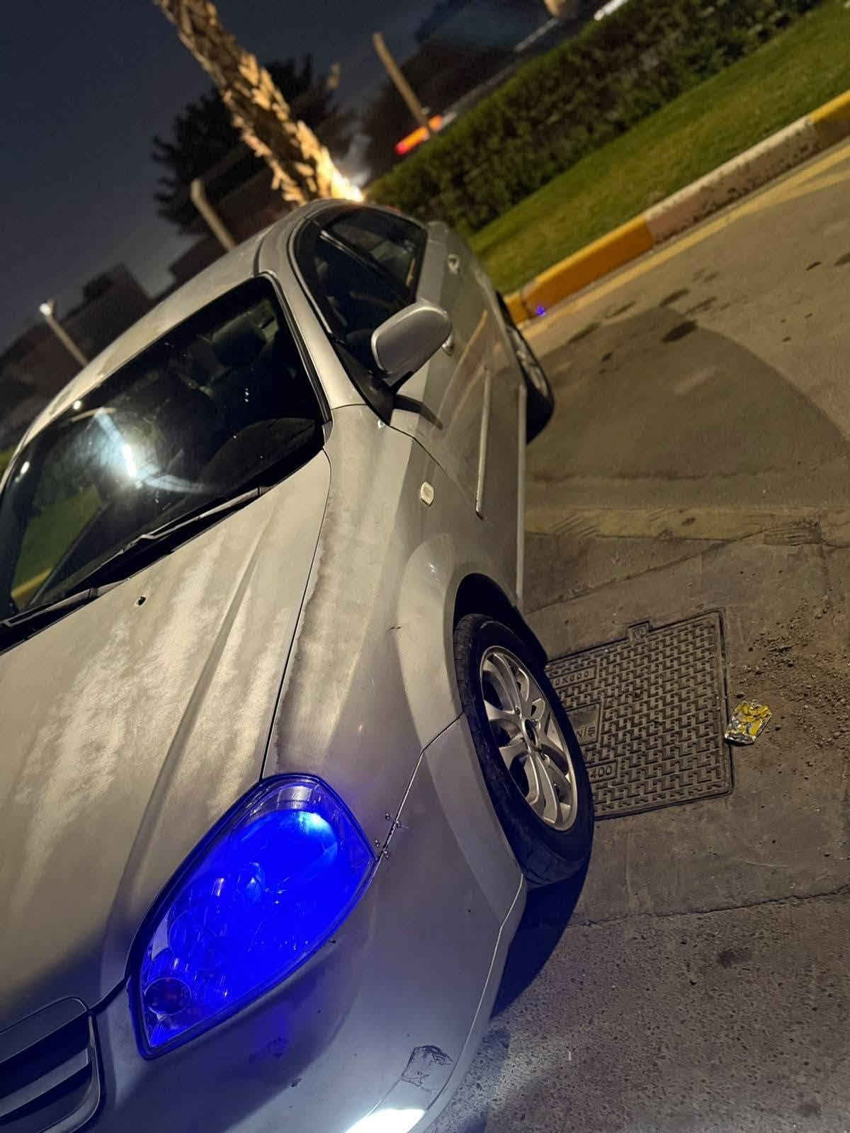 🚘 للبيع سوزوكي فورنزا 2006 محرك 2.0
✅ الإيجابيات:

- السيارة جاهزة من كلشي.
- الكير والمحرك خير من الله.
- المحرك مجمّف قبل سنة، تجفيت مضبوط.
- الكير مكفول.
- كهربائيات السيارة كلها شغالة.
- داخلية السيارة نظيفة.
- تخم تاير أمامي وخلفي جديد.
- صدر أمامي وخلفي جديد.
- صالنصه جديدة.
- تبريد ثلج خير من الله. ❄️
- عليها منظومة زنون كاملة.
- إشارات LED.
- السنوية بعدها ما نافذة.
- ما عليها غرامات.
- رقم بغداد.

❌ السلبيات:

- السيارة مصبوغة وجارده.
- بيها ضربة أمامية خفيفة، ما واصلة للشاصي.
- خياسات مابيها فقط البلدوّسة والجاملغ الخلفي.

💰 السعر: 58 ورقه

- بيها مجال قليل.

📄 السيارة بسمي، والتحويل ثاني يوم.

   •    مكان السيارة: بغداد، الغزالية.

📞 للاتصال: ***********

السيارة جاهزة للفحص والمعاينة.
