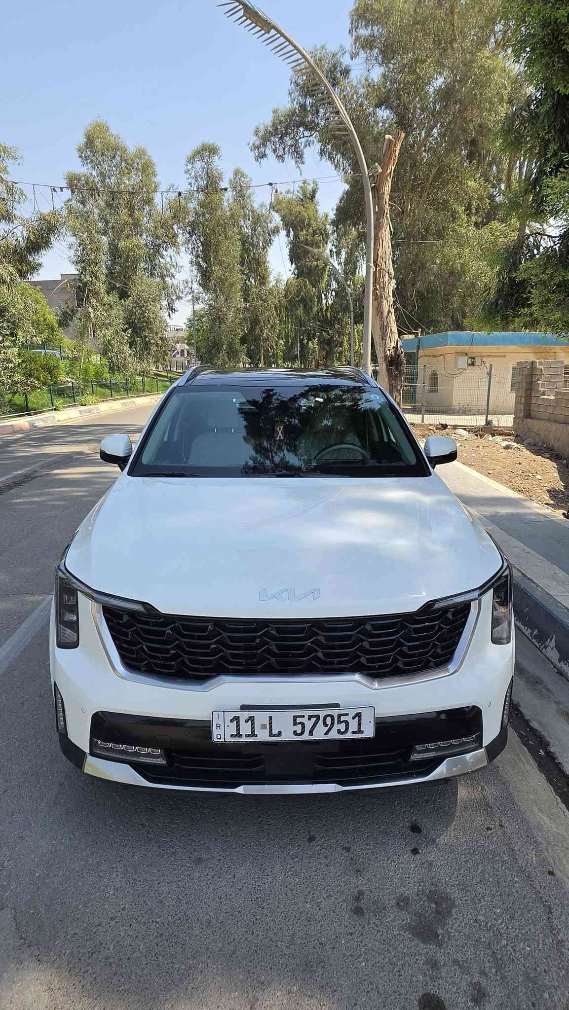 السلام عليكم
للبيع كيا سورنتو 
موديل 2024
رقم بغداد تحويل مباشر 
فول مواصفات بجم لكزز 
مكفولة كفالة عدة رصعة باب الصدر واضح بلسونار
ماشية 42 الف 
مواصفات معروفة 
مكاني ديالى بعقوبة 
السعر 292 
***********
