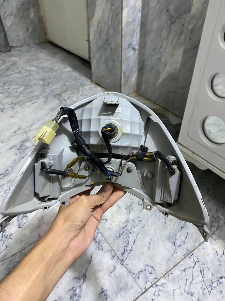 بكلايت اربع ولفات لد اصلي مراوس بواحد شفاف او بنفسجي نزل وما نختلف
