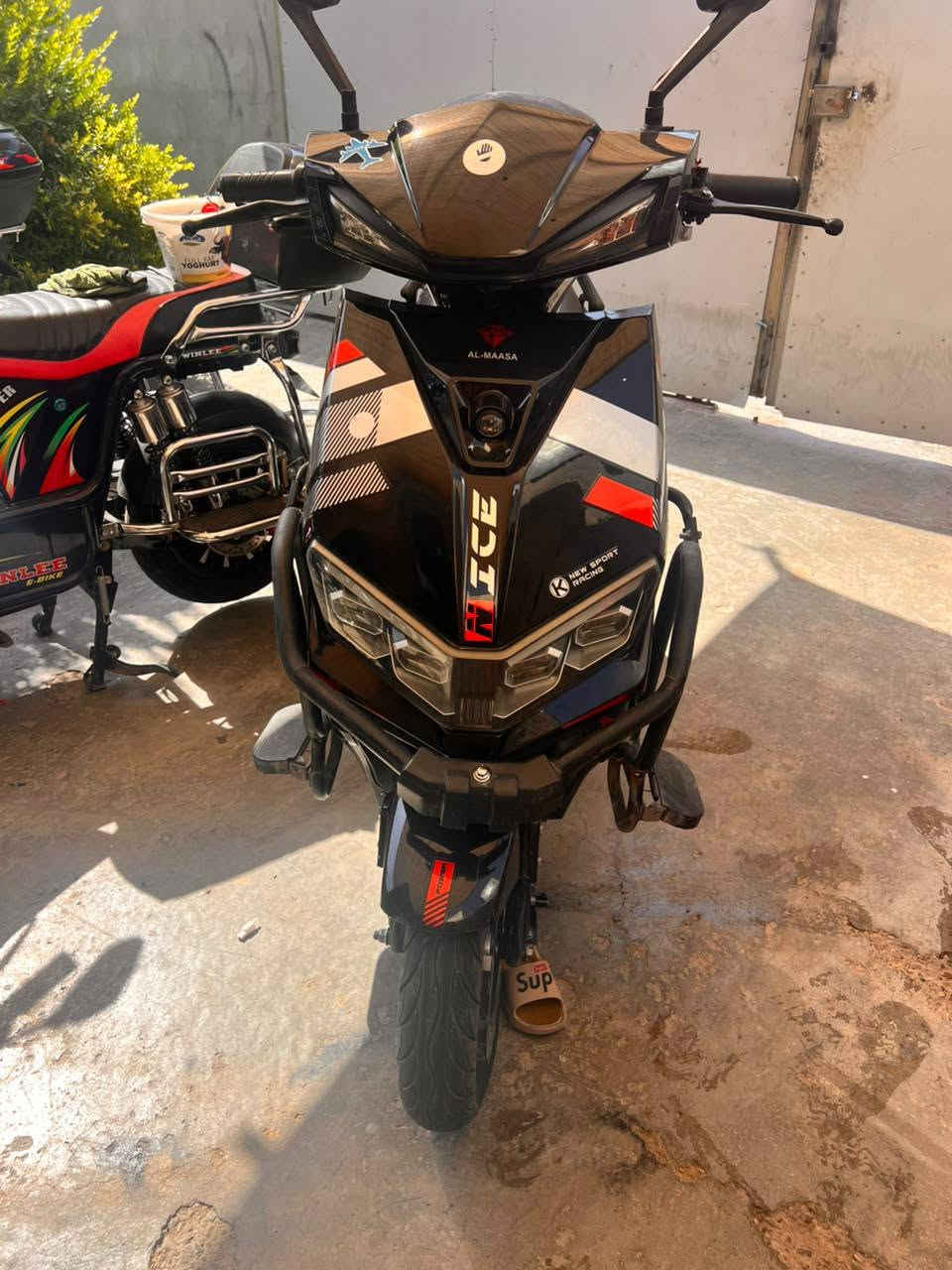 موتور شحن للبيع ينباع بدون بطاريات يعني قشر السعر 400 قشر بوحده وانباع هو بطاريات 750 وبي مجال بسيط اللي يحب يتصل على الرقم ماطور نظيف جدا يريد قشر يريد بدون قشر***********
