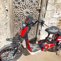 هاي الدراجه للبيع وكلشي مابيها بس باتريات واكفات  واتساب07885143762 بغ...