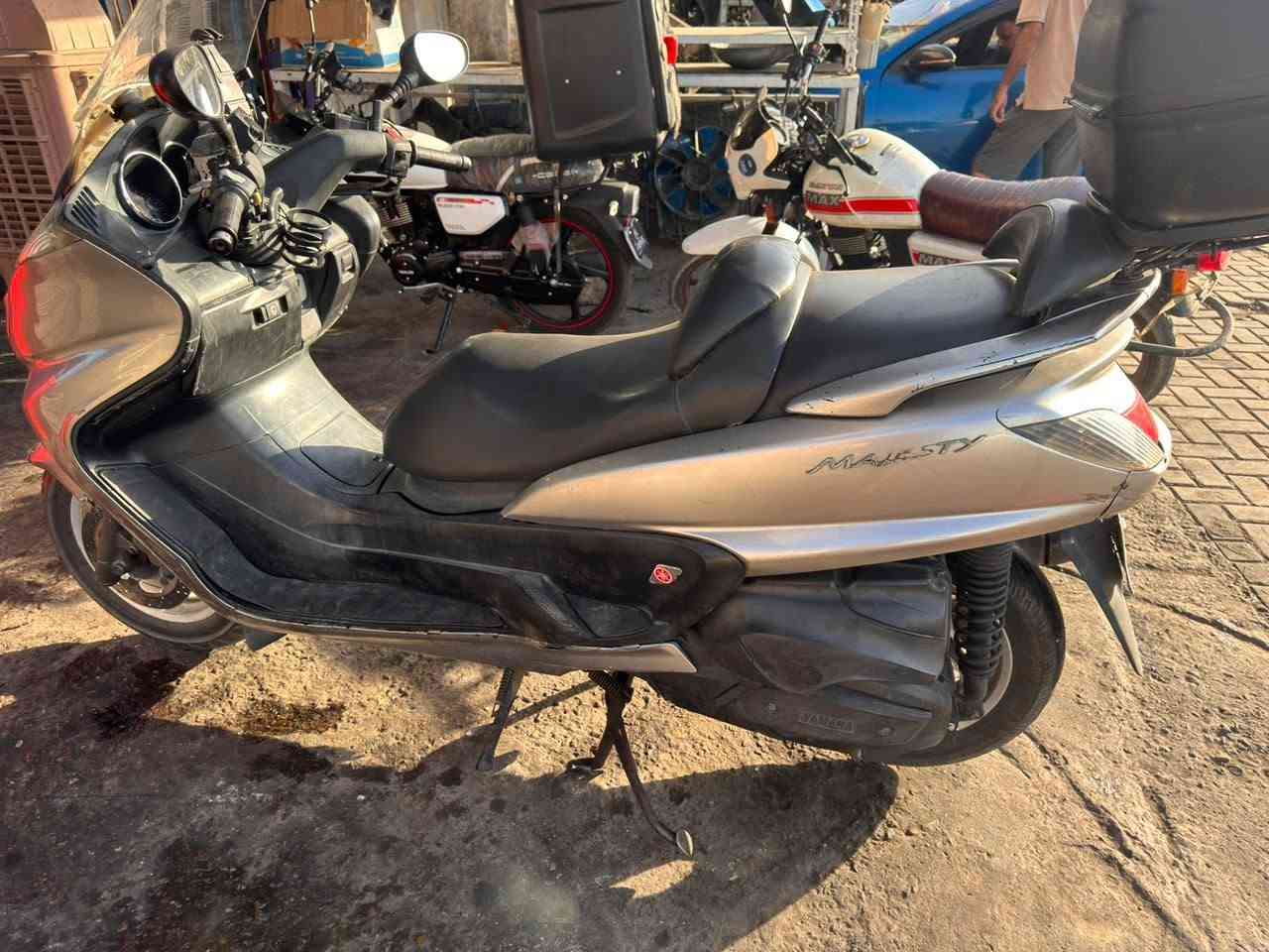 سلام عليكم ماجسته ملي كراند 250 cc
نضافته كدامك كهربائيات كله شغاله  عليه منضومه زنون  جنطه خلفيه  كلوب جنه شغال ستان مبايل اصلي 
مكينه نشجه من تعبر رون ٧ تزب دخان ابيض مع لعلم اني مجفت جديد  حماوه تخبل  
دراجه بسمي تحويل مباشر   مكاني بغداد  مشتل او شعب 
سعر .1.400.000 الف 
***********
