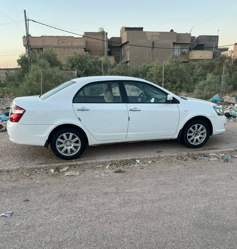 موبل كير عادي رقم بغداد دولي  باسمي 
٥٥ وبيها مجال 
مكاني بابل سكندريه 
***********
