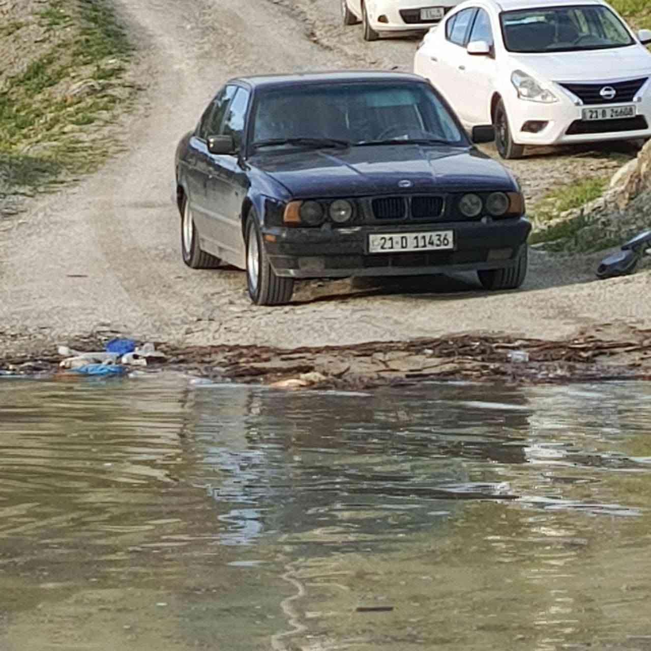 سڵاوی خواتان لێبێ
BMW 525i.   مۆدێلی 1991
سەیارەکە بەس ماشااللە ئەوێت پێش و پشتی کەپسە 
گێڕ و مەکینە بەشەرت چوار تایەی لۆکی لە ژێرە
سەنەوی تا 2031 تازەیە 
ناوی لەدەرەوەی جوان ترە 4 بەرەدرگای لۆکی بۆ بەسراوە 
سەیارەکە لە قووەتی خۆی بێزارە
کارەبای بەشەرت
دەوری ٣٠٠ هەزارێ غەرامەی تیایە دوای معامەکە ئەگەڕێتەوە 
سەیاروکە بەناوی خۆمانەوەیە تەحولو وەکالە بەشرت
نرخ  53 گەڵاو مەعامەلەیەکی برایانە
***********
بەس ڤایبەرو واتسئاپی لەسەرە
