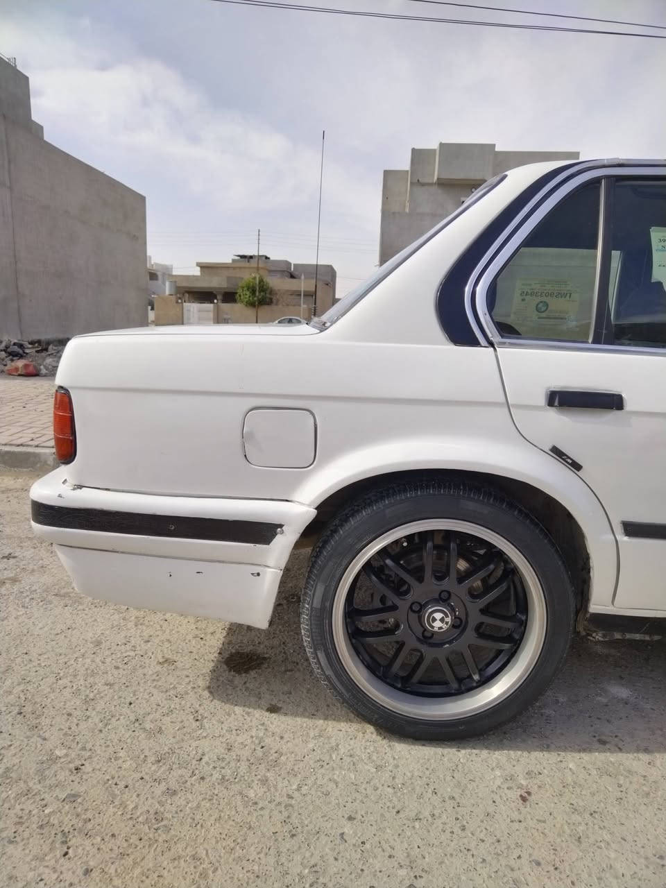 السلام عليكم
زعره BMW للبيع اربعه سلندر 1800  صدر جديد كير شرط محرك بي لاستيك ولف بس اول ما اشغل ادخن وتكطع اربع جوم كهرباء كشر نضيف مصبوغه حزام تايرات جديده 
السعر 36 وبيها مجال 

***********
