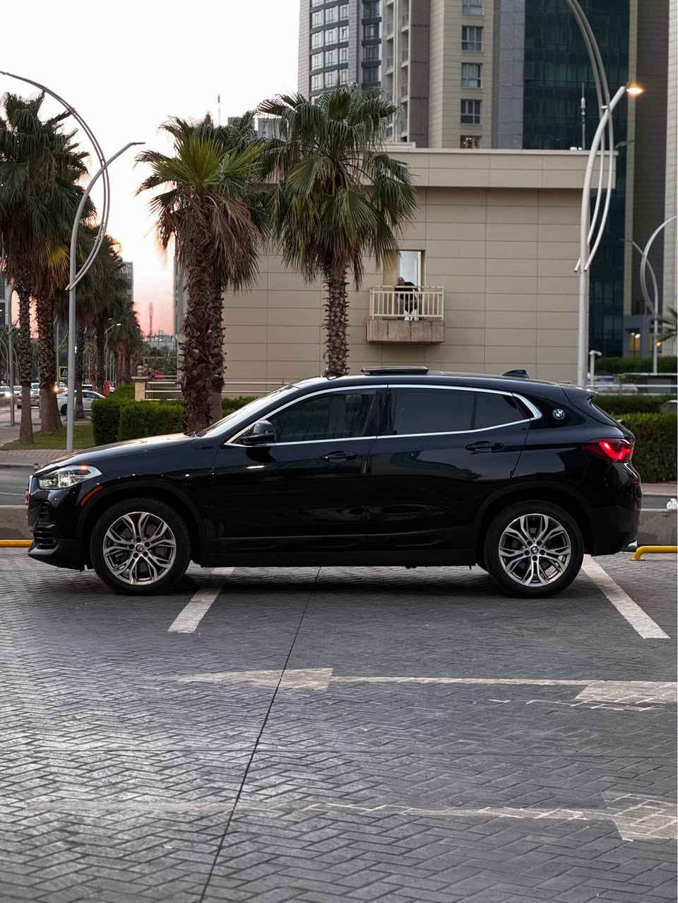 Bmw X2 xdrive 2021 
بي ام دبليو اكس تو فور ويل فول 1على 1 
بدون دواخل بدون ايرباك بجم ورا كبس 
سيارة بيه بابين صبغ سكن بدون تعديل 
گير محرك كله شرط 
داتاشو 
كشنات احمر 
ام باكيج 
ماشية 20 الف مايل 
سيارة بالباكيت 
بدون نقوصات 
بانورامة فول فول للخير 
مكان سيارة اربيل 
سعر 205 ورقة مجال حق الجية بدون مراوس 
بس بيع !!!!
واتساب *********** أربيل, العراق
