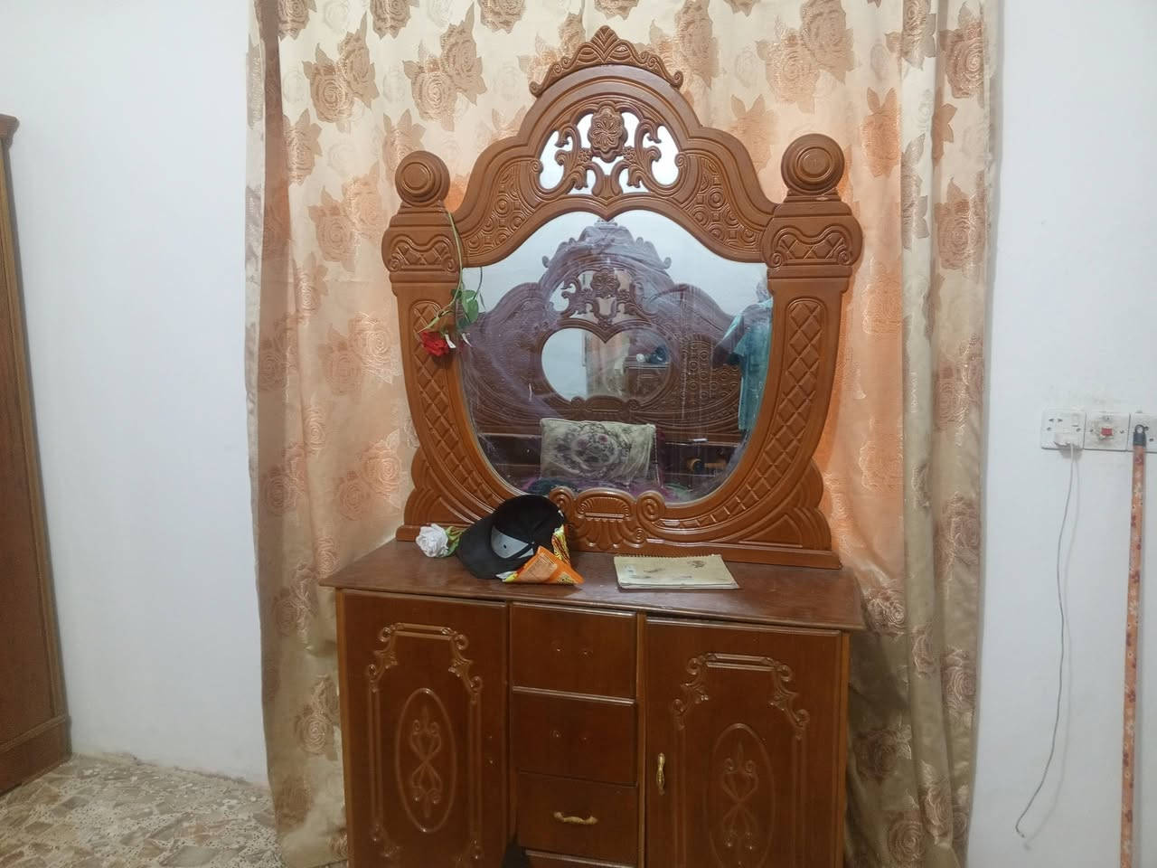 غرفه اخشاب مستعجل علئ بيعته 300
***********
