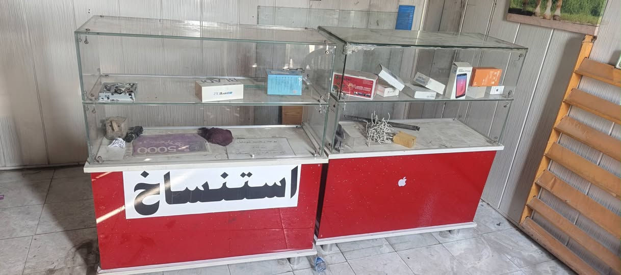 للبيع  ٢٥  رف نوع حديد ثقيل  قياس متر في ٣٠ سم ونضيف جداً  وعارضات عدد٢  زجاج نضيفات جداً قياس متر في ٤٥   بغداد حي الاعلام تقاطع درويش
***********
