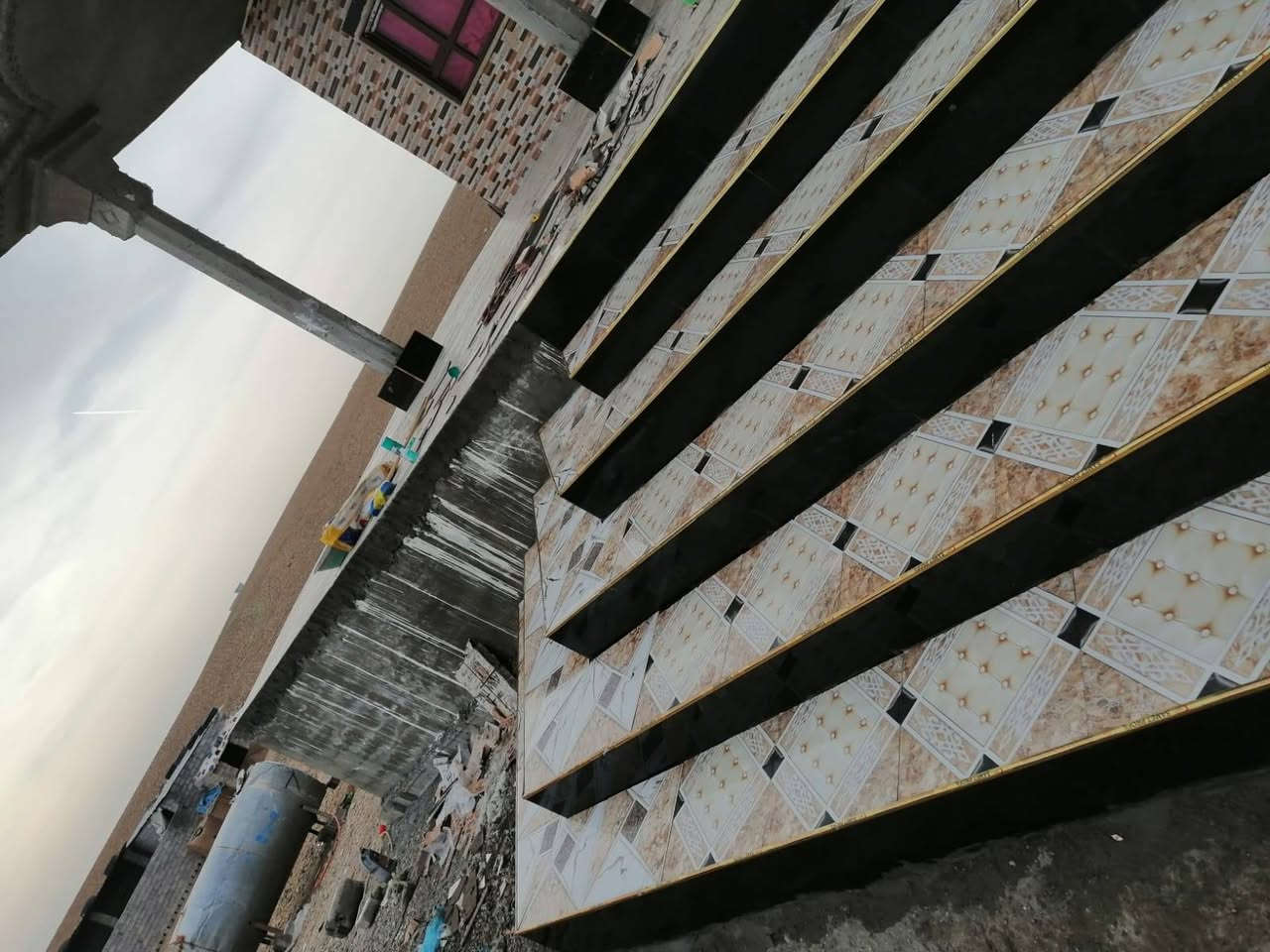 السلام عليك ورحمه وبركاته
يوجد كادر سيراميك 

رقم الهاتف ***********
