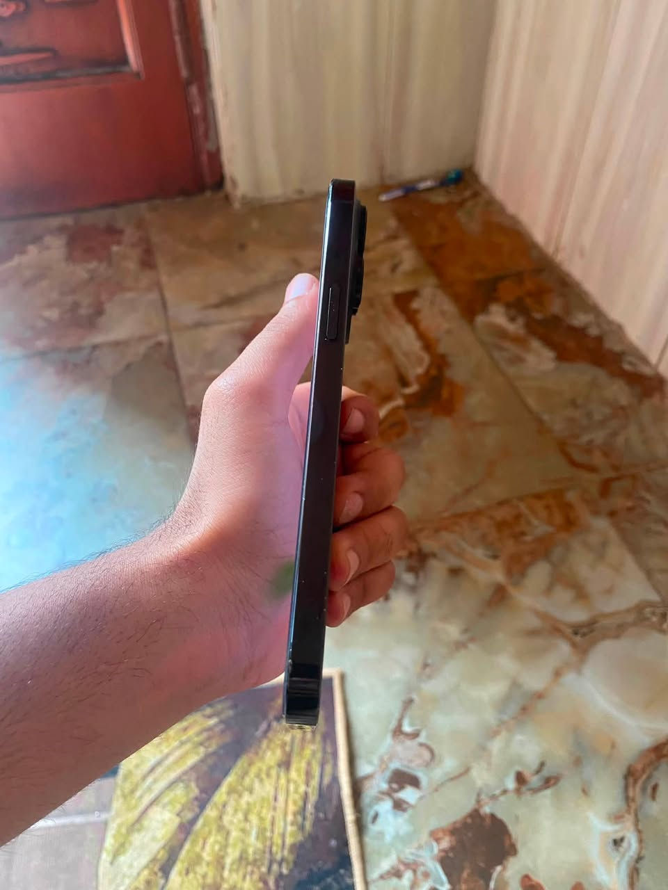 ايفون 14 برو ماكس بي فقط ضربه بالشاشه ما مأثره وصارلها هواي ع هالحاله شرق اوسط شريحتين الوصف مهم
1- شرق اوسط 
2- شريحتين za نموذج m
3- كارتونه موجود
4-ضربه بالظهر ما مأثره صارلها هواي ع هالحاله 
5- بطاريته بالعدادات 76 بس بالحاسبه 81 تلكه صوره الفحص مع الصور منشوره تقره حاله الجهاز كله نورمال مامبدل بي اي قطعه السعر700 وبي مجال وقابل للمراوس بجهاز اقل من سعره يعني مع الفرق رقمي للاستفسار ***********
