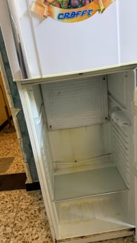 عندي ثلاجه ومجمده للبيع الي يريدهم  يتصل ع الرقم‬ ‭٠٧٧٣ ٤٢٢ ٣٧٨٧‬