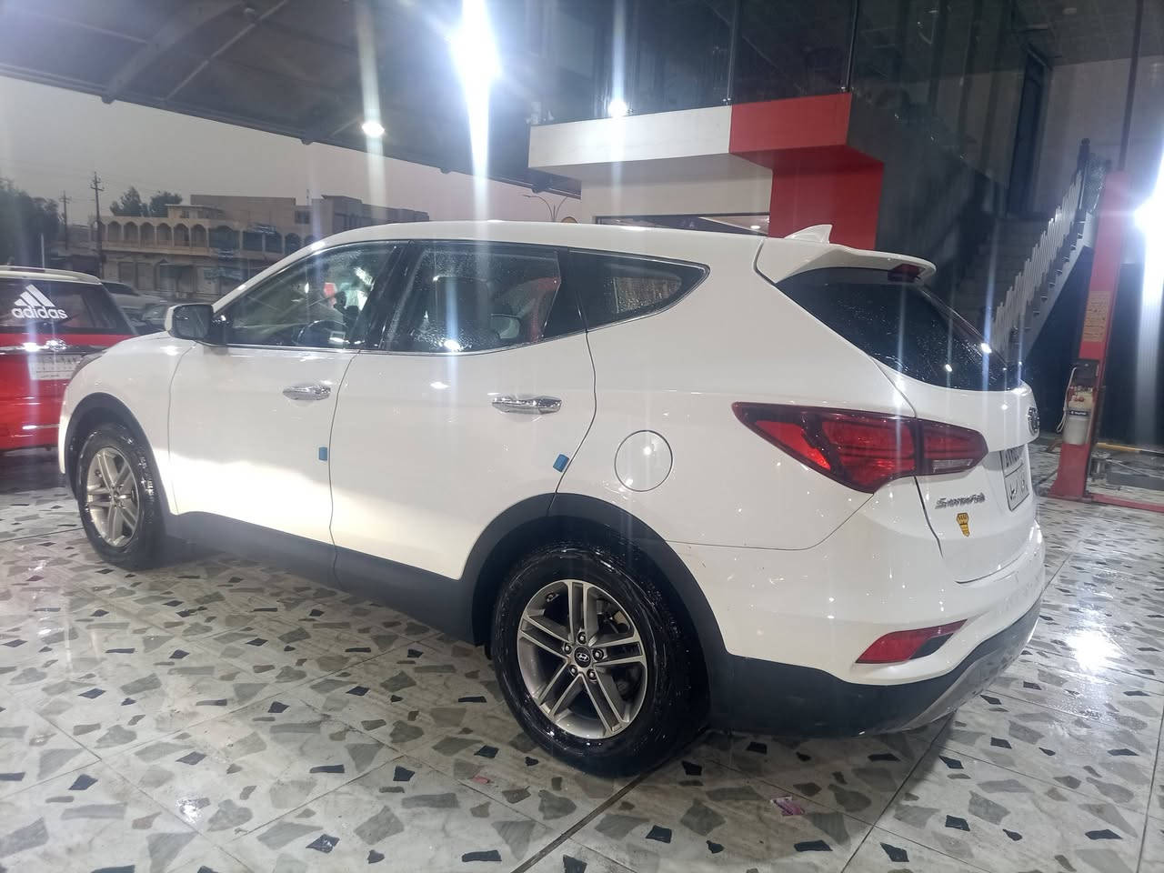 السلام عليكم
سنتافي للبيع امريكي 5 راكب 
موديل 2017 سبورت
رقم شمالي اربيل
محرك 2400 Gdi مفتوح بي بداية نفخ 
4 سلندر 
مابيها ضرر فقط البوند مفتوح وبي بخصة صغيرة
بيها مكانات بارد مثل ما موضح بلسونار
مواصفات السنتافي معرفة 
تحكمات ستيرن
نظام ايكو
مانع انزلاق
تثبيت سرعة
140 بيها مجال 

***********
