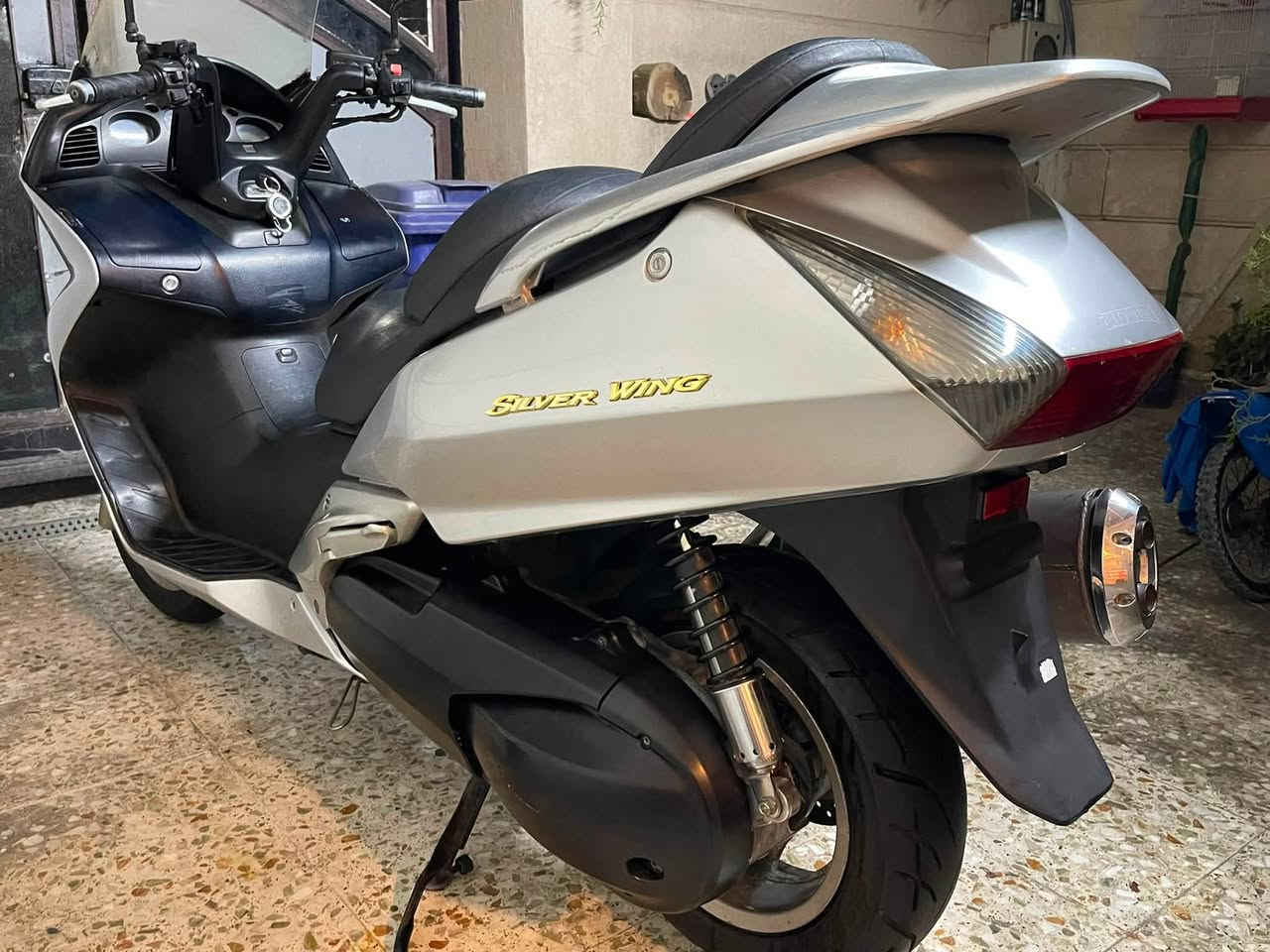 سلفر ونج للبيع
المحرك 400 ومكفول كفاله عامه 
كفرات نضيفه السعر 16 ونص 
العنوان بغداد حي العامل 
الاستفسار ***********
