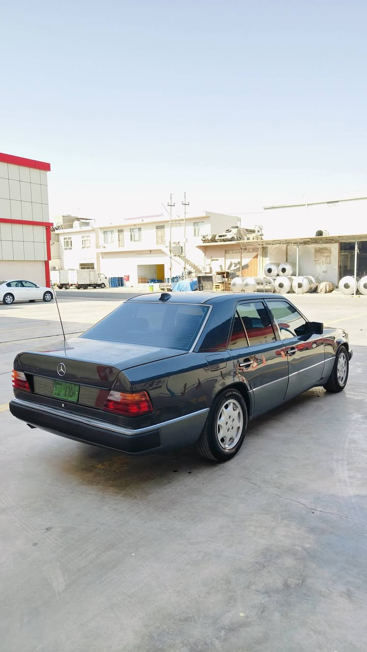 مارسیدز مۆدێل 1991بی لیدراو بی خیاسات سە رە دبلی نە تە قیوە مکینەVVT3000 گێڕومکینە و تبریت بشە رت نوقسانی نیە شایە نی باس بیت سیارە کە بە پاکی ماوە تە وە ئارمو ئە وە لیات بشە رت 
ژم:***********
