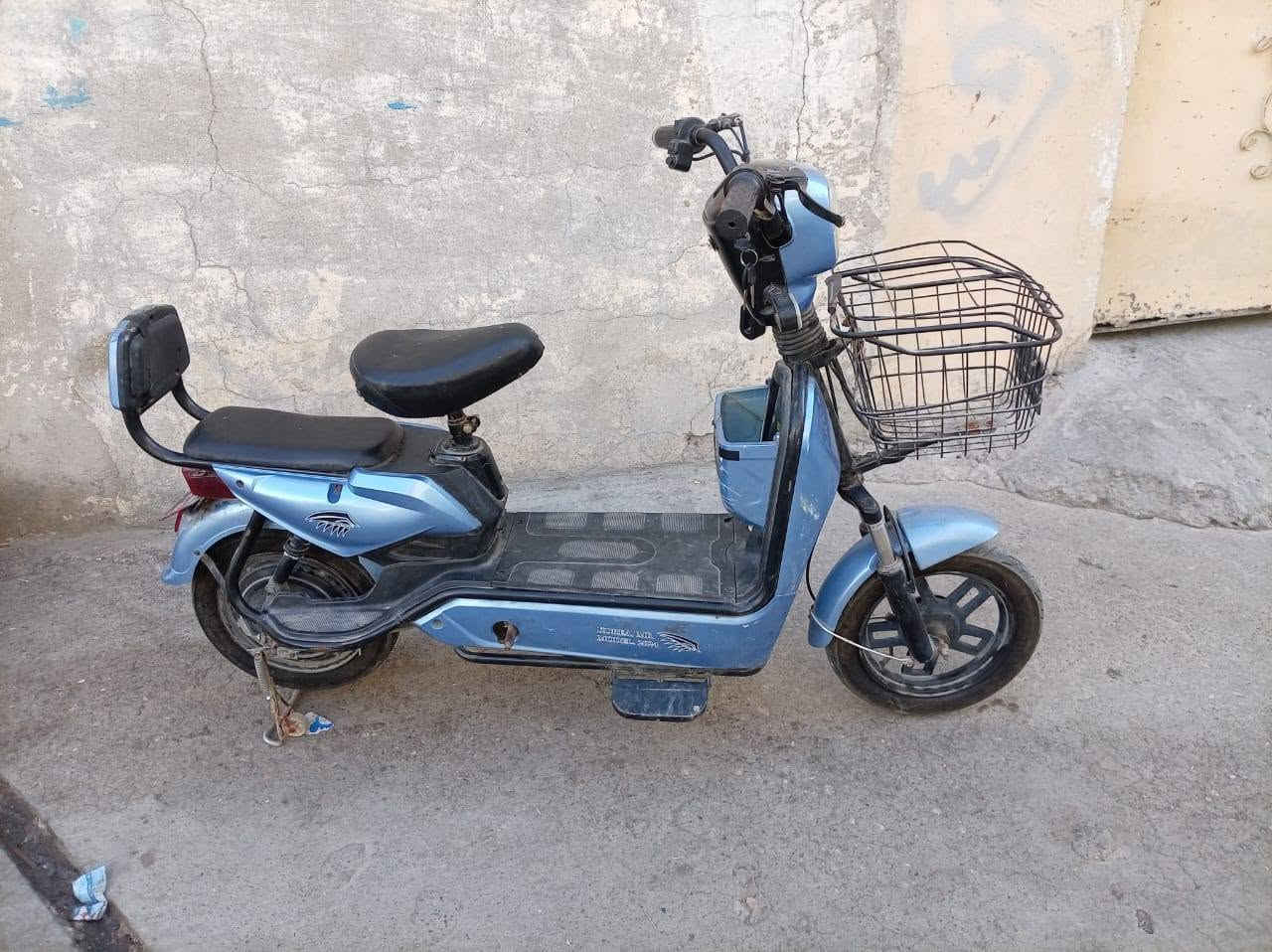للبيع حجم 14 نظافة كدام العين شرط الفحص بدون بطاريات شرط تشد وتمشي ادفع سعر عجبني ابيعك مكاني دورة اليرموك
***********
