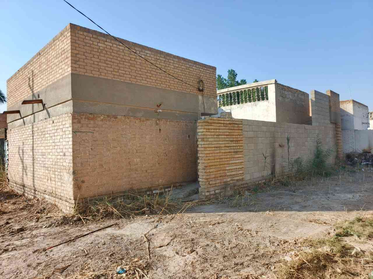 للبيع دار سكنية طابو صرف في حي الميكانيك – مركز الديوانية
الموقع.. حي الميكانيك . اول ما تنزل من جسر حي رمضان على ايدك اليمنى  وقريب جداً من الشارع العام الرئيسي
البيت بيه اجازة بناء حديثة وجاهزة لتقديم على سلفة اسكان 

📐 المساحة: 408 متر مربع
 عدا الفضلى الامامية 
📏 الواجهة: 18 متر
📏 الطول: 24 متر
🔹 العقار يباع كاملاً
🔹 أو يباع نصفين حسب رغبة المشتري .
موقع ممتاز وقريب من الشارع العام، مناسب للسكن يحتاج ترتيب بسيط .
 للاستفسار والتواصل:
***********
