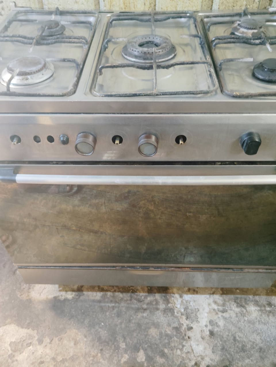 طباخ فريش مصري القديم للبيع مع تنور كهربائي جديد +واير عشره متر وجوزه والطباخ مصلح حديثا المكان بابل قرب العلويه شريفه عليها السلام رقم هاتف ***********
الطباخ 200
التنور 70 
بيهن مجال بسيط
