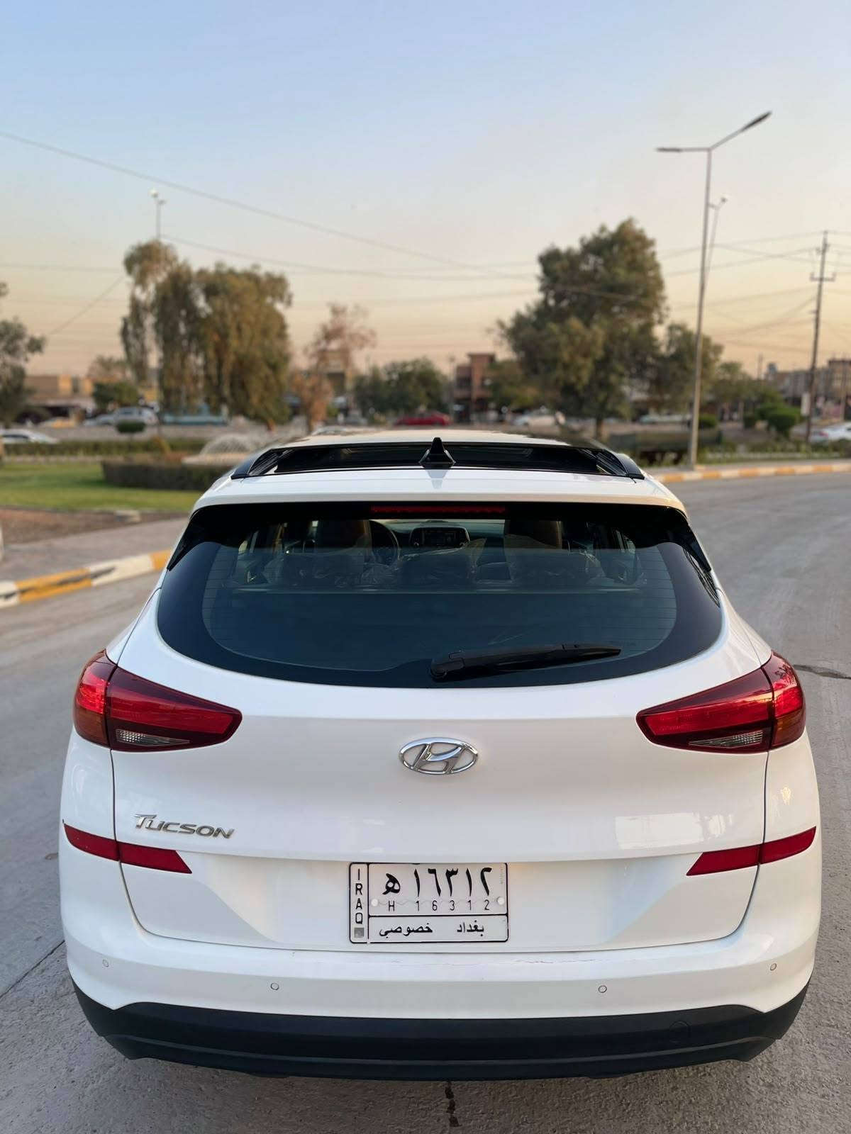السلام عليكم

توسان 2020 خليجي  / بانوراما) 🚗

​المواصفات:

​الموديل: 2020 (وارد خليجي)

​المسافة المقطوعة: 100 ألف كم

​المحرك: بحالة ممتازة جداً

​الكير: بحالة ممتازة جداً

​ (الكشر): نظيف جداً

​🌟 أبرز المواصفات والتجهيزات:

​سقف بانوراما
بصمه 👍 

​مرايا شفط 

​تحكم كامل بالستيرن
كشنات جهتين كهرباء 

​كاميرا خلفية + حساسات خلفية

​وباقي المواصفات المعروفة لهذه الفئة

​الضرر:  باب السايق ولباب وره السايق صبغ 

​💰 السعر المطلوب: 165 ورقة
مكاني بغداد الدوره 

*********** بغداد, العراق
