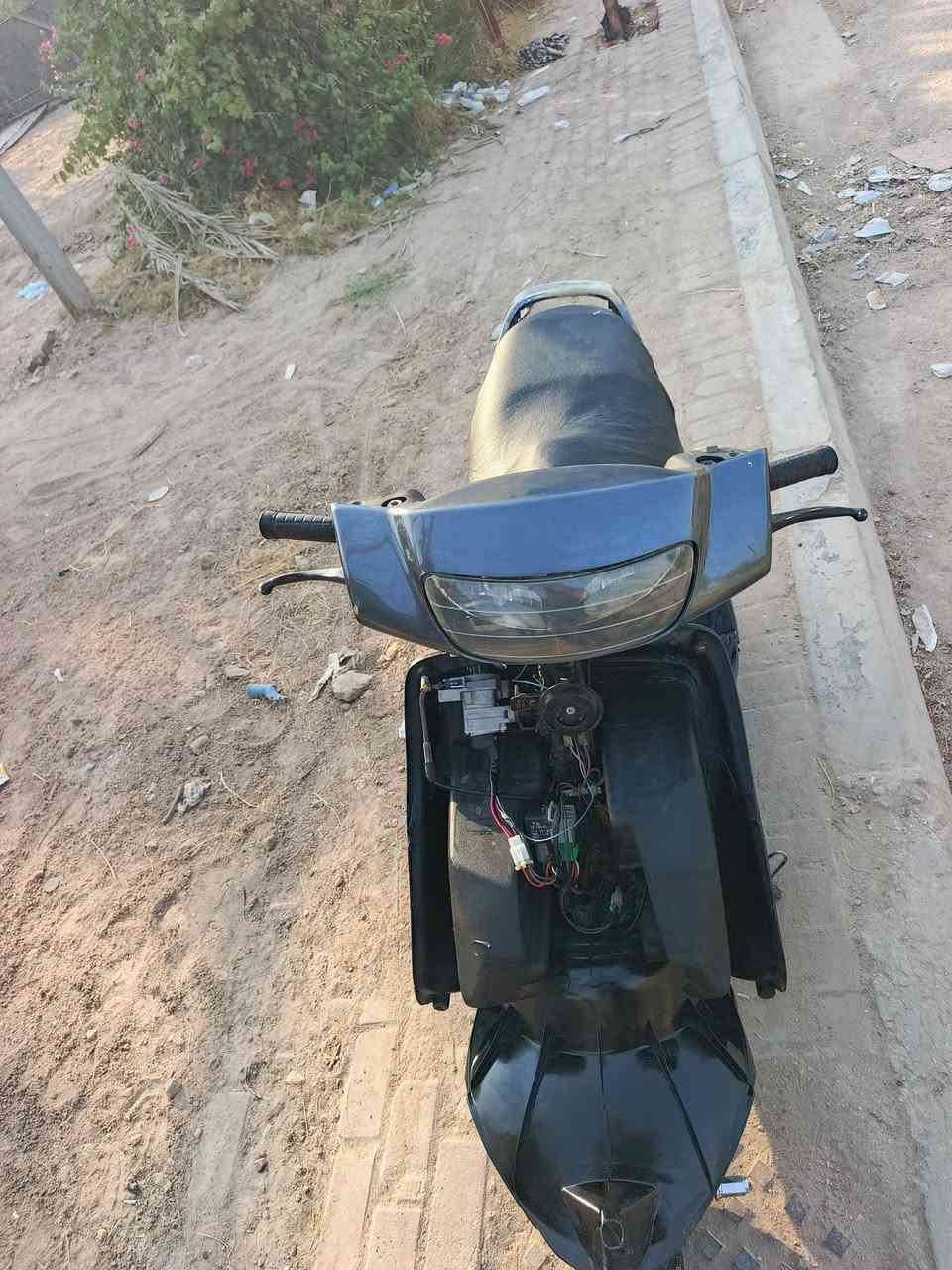 سلام عليكم دراجه لبيع نضيفه كهربيت شغاله نكره سلف مكنه نعمه مكان كوفه السعر ٣٠٠وبيه مجال رقم الهاتف ***********

