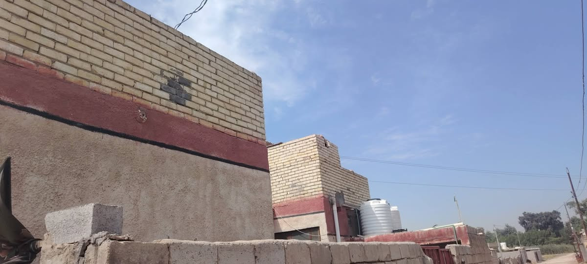السلام عليكم
بيت للبيع مع الأثاث ركن ع شارعين المساحه 200 متر العنوان مقابيل كراج بيت ذويب طابقين 3 غرف جوه وغرفه فوك مع مجمع صحيات مجاريه ع البزل شارعه تبليط
الإستفسار الاتصال
***********
