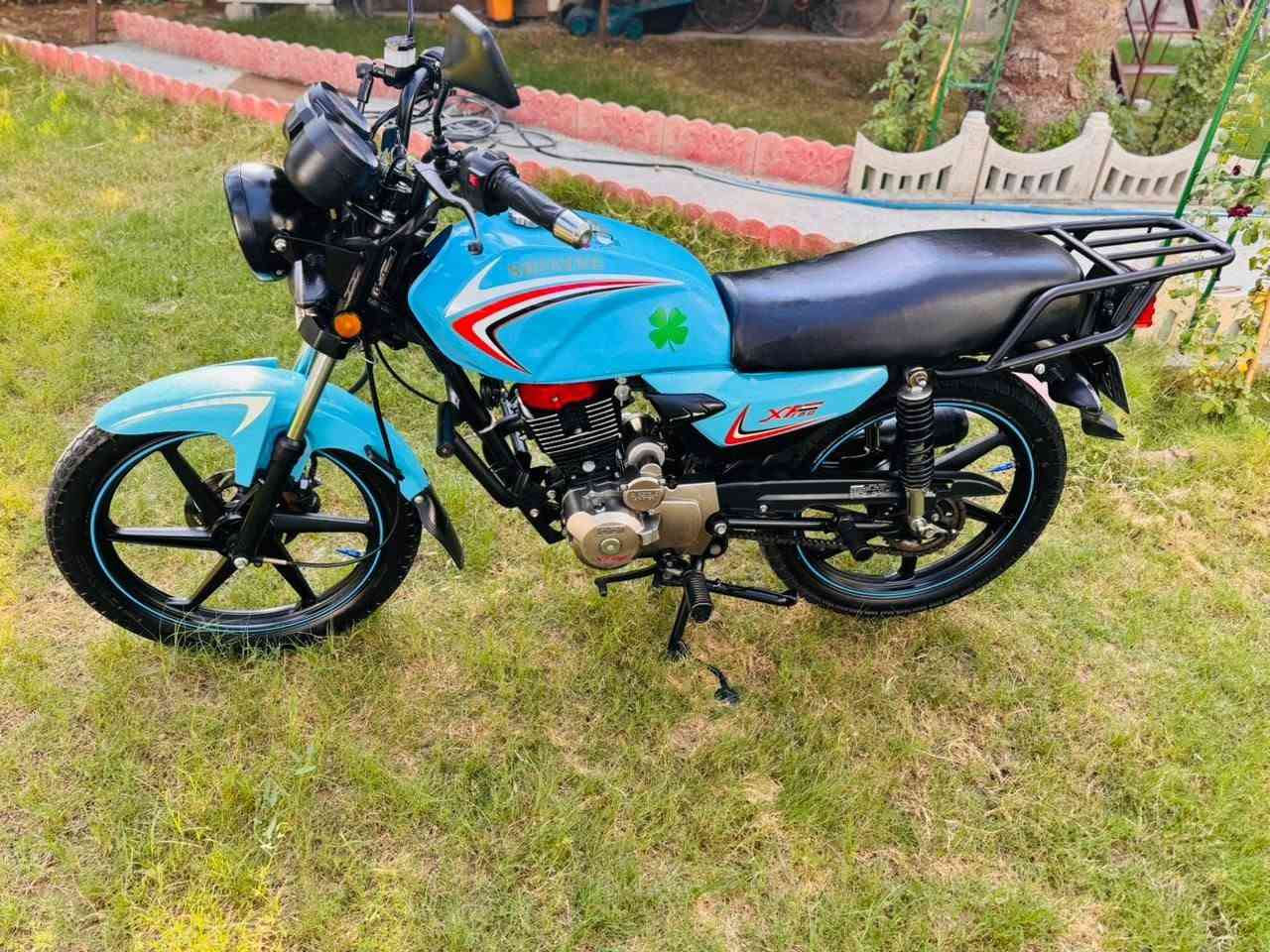 السلام عليكم 
شاينك عراقيه 🇮🇶 
مكينه 150cc تبريد دهن
كير تعليك 1N2345⚙️ 
لون سمائي 🩵 
كهربائيات بلاديه🔌 
تخم تاير جوه 
باتري جديد 🔋 
مرقم ديالى لوحتين انكليزي 
بإسمي شرط التحويل 
السعر  (مليون و٧٠٠)وبيه مجال
المكان بعقوبة
جسر الجورجية خرنابات
الأستفسار على الرقم ***********☎️
