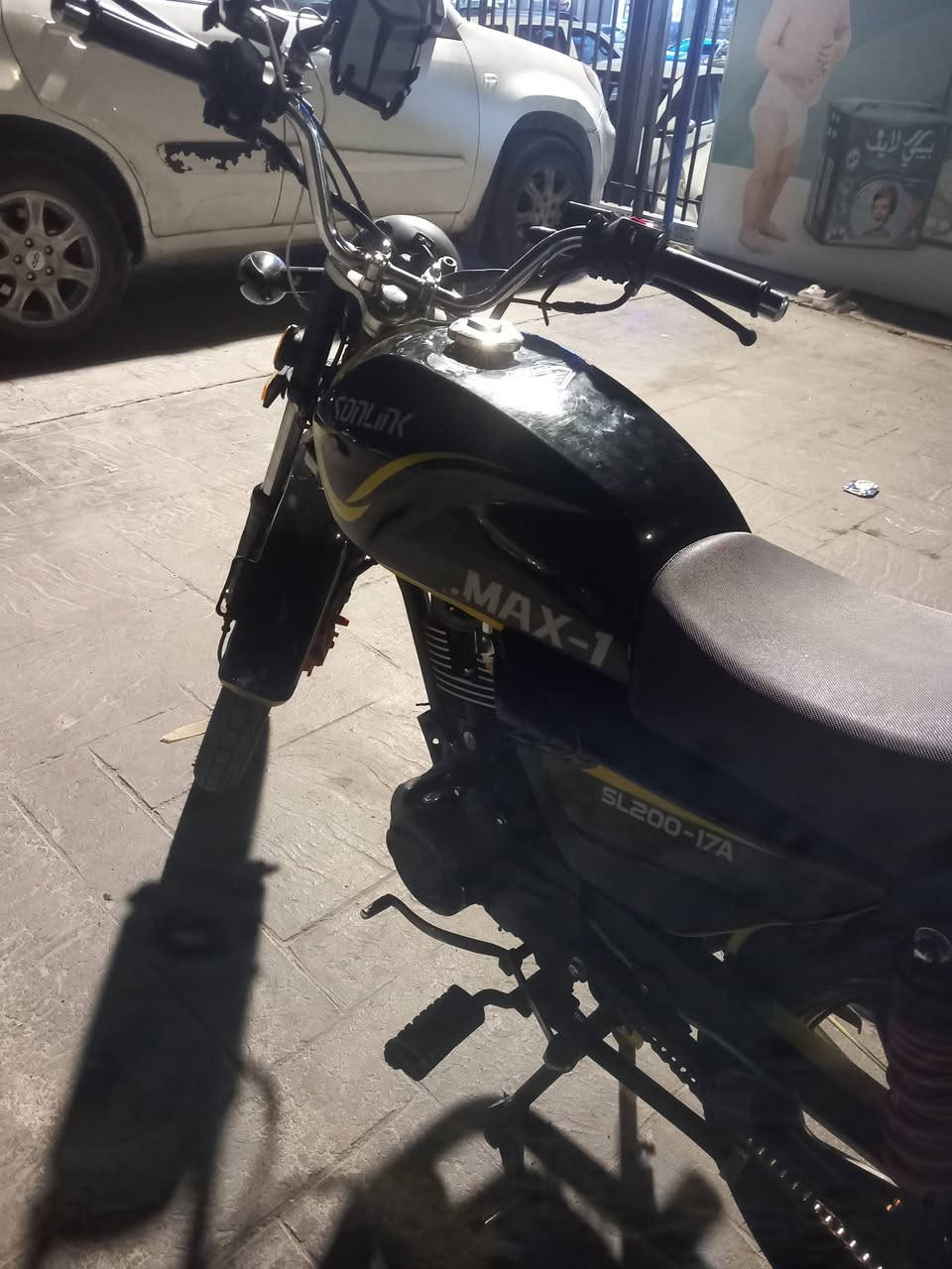 سلام عليكم
شاينك مديل ٢٠٢٥ 
ماشيه ١٦ الف 
مكينه كفاله 
وكعت بيها ونكسر بيها نقص بس فقط ديشبول 
سعر دراجه ٨٠٠ وبيها مجال 
اورق سكنر تجيني ثاني يوم نروح للشركه احول الأوراق بسم المشتري 
مكان دراجه بغداد الحريه 
*********** واتساب
