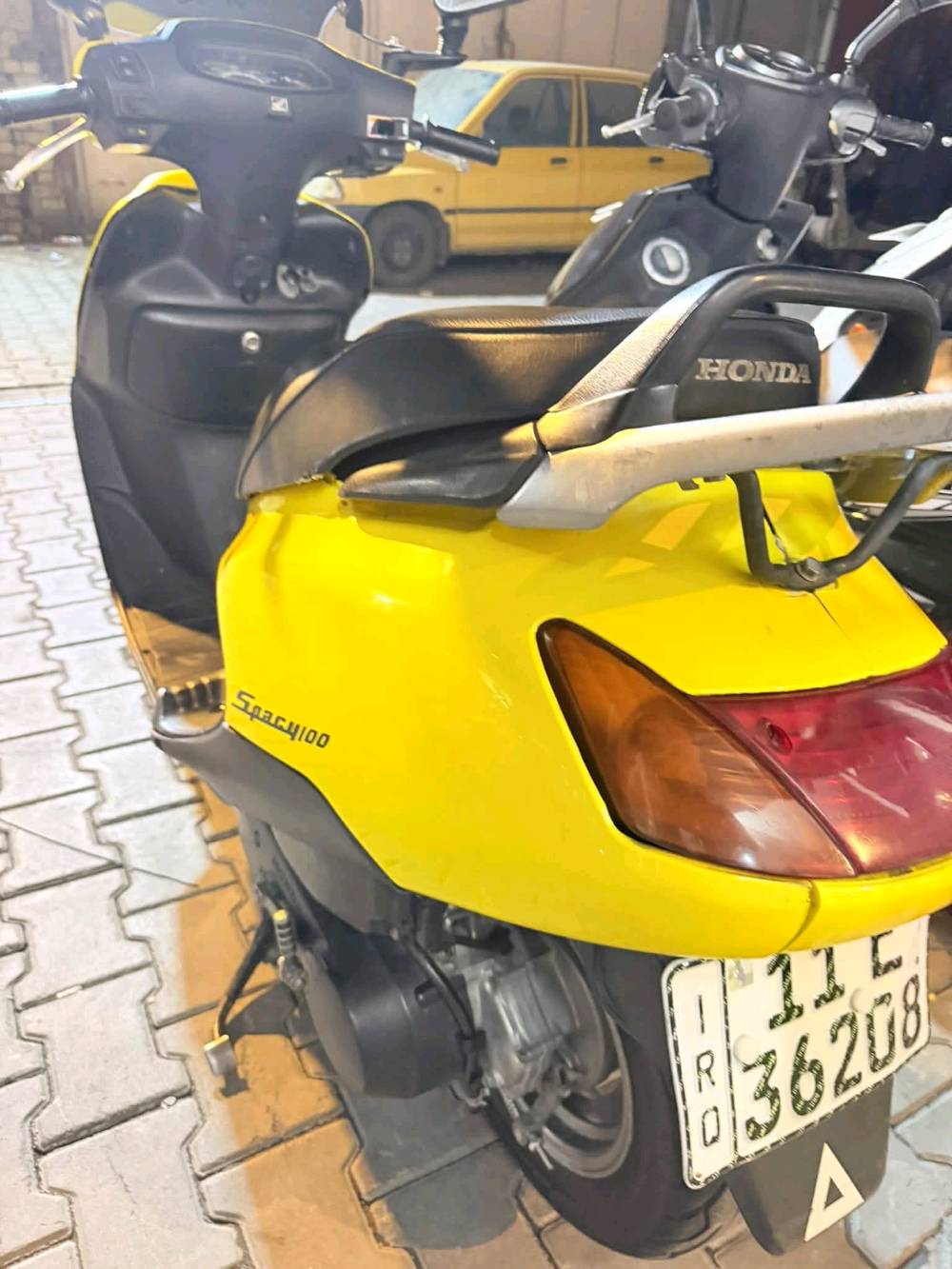 سلام عليكم 
للبيع سبيسي
ياباني مرقم بغداد 
السعر مليون  و 300  بيها مجال حك جيه
دراجه ناعمه ونظيفه  مجفته مره وحده 
نكره سلف باي وقت 
هندر كهربائيات كلها شغاله 
مكينه ناعمه جدا 
بغداد  الحريه 
***********
