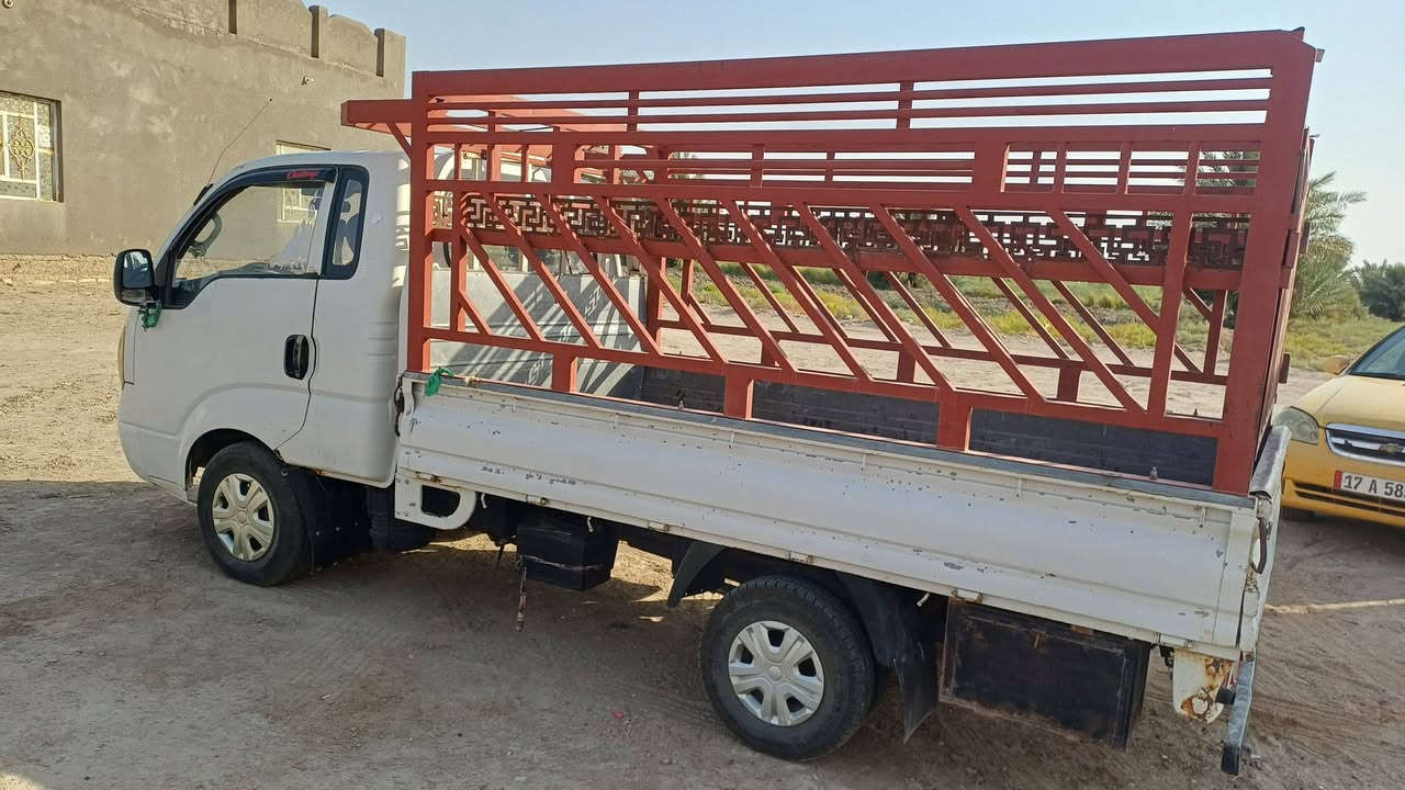السلام عليكم 
كيه بنكو ٢٠٠٩ مكفوله من الضربه 
كير مكينه شاصي مكفولات 
حداديه تواير جدد تبريد شغال 
سعر ٧٨ وبيه مجال ستفسار تصال برقم *********** مكلف بنشر
