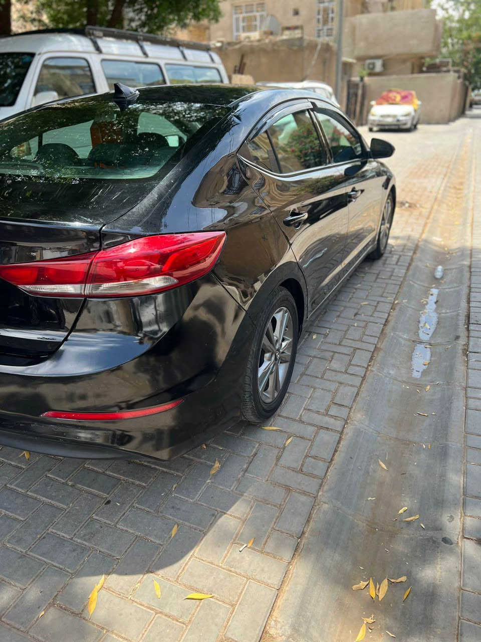 النترا امريكي اسود 2018 
فول مواصفات:
تحكم ستيرن جهتين
3 انظمة قيادة 
كشنات هيتر 
بصمة بوب + صندوق + تشغيل + نظام ترحيب عند الاقتراب
فتحة سقف 
تبريد بيانو 
السيارة بيها ادامة كامله صدر جديد هيدروليك مع فلتر للكير كامل
تجديد منظومة التبريد والردايتر مال مي جديد…
حادث جاملغ وبنيد
*********** 
السعر  ١١٦ وماكو فول قطعتين صبغ بهيج سعر بغداد, العراق

