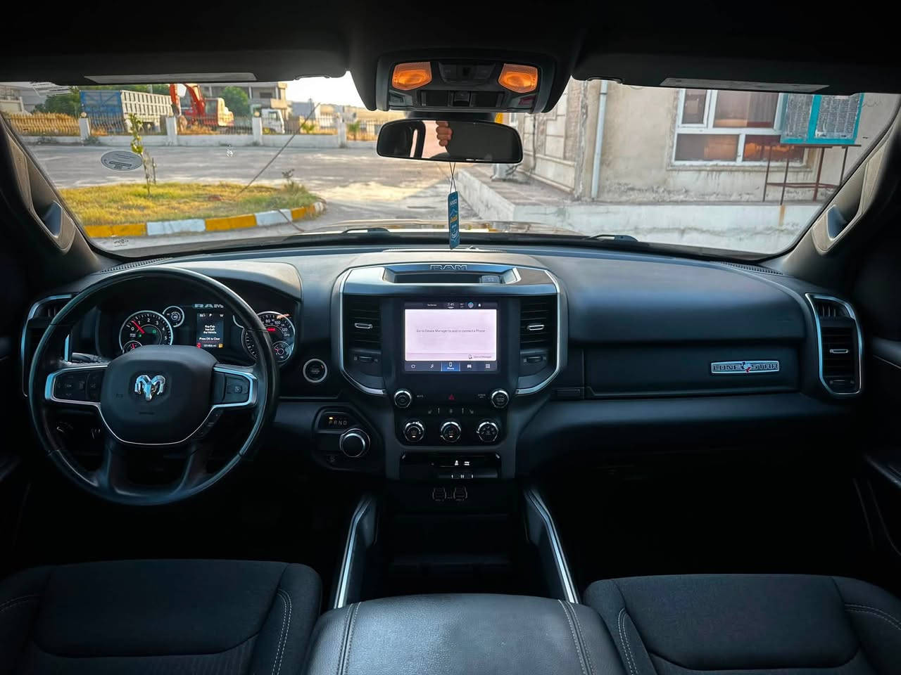 دوج رام موديل 2024   V8.   2*4 هيمي ايتورك
بونيد صبغ بدون دواخل و بدون ايرباك 
+ 4 قطعة كلير امريكا 
صور حادث موجود داخل منشور 
100 ميل ماشية 
سيارة جاهز 100‎%‎ تراي جديد 
4 اطارات جديد 
باب طويل و بودي قصير _تشغيل عن بعد _ شاشة كبير _ لايت ليد _جكمجة بين كوشن و دوسة…. الخ
سعر قفل 🔐 198$ 
***********  _ ***********   + واتس اب
