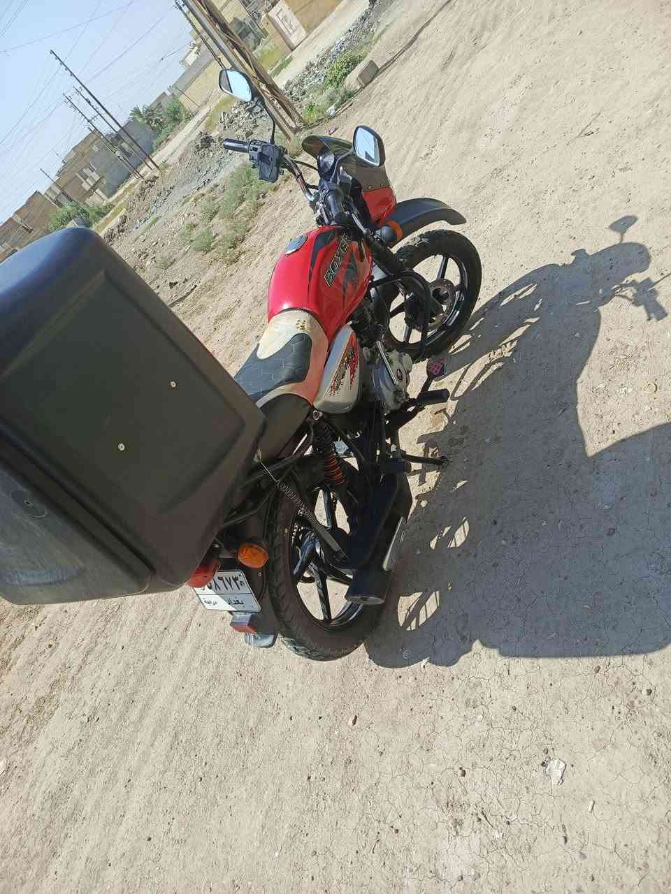 السلام عليكم بوكسر جبلي موديل 23شهر 11 الدراجه كامله رقم بغداد نكليزي بس تستلمه هزه جديده بسمي تحويل ثاني يوم الدراجه مكفوله من التنقيص ول تبخير وشاصي  وكهربايات مبدل كلجات جدد تايرات جدد مكاني بغداد سبع البور السعر 2و150 وبيها مجال بصيط ***********
