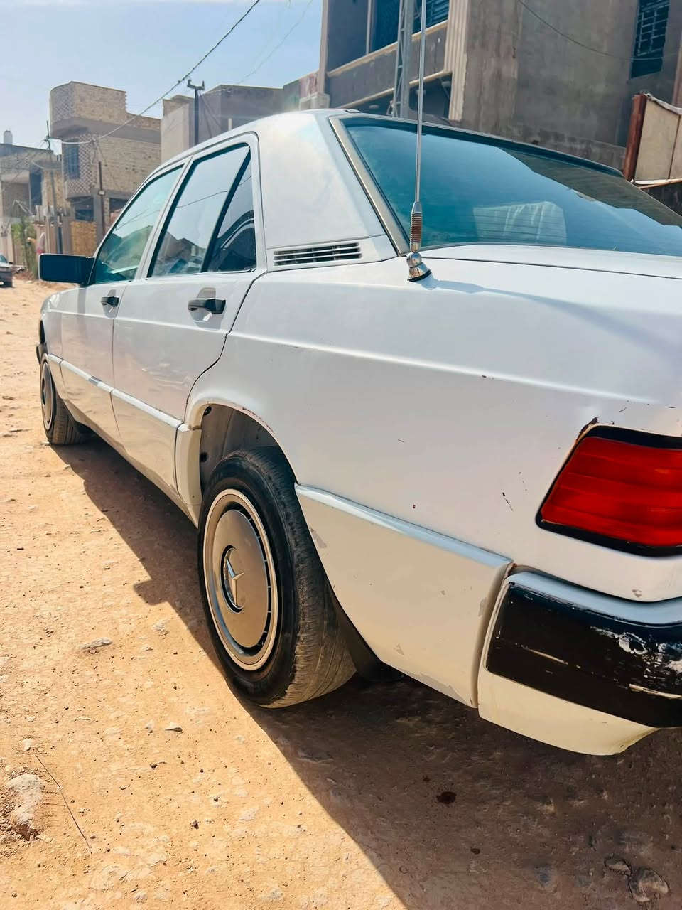 السلام عليكم ورحمة الله وبركاته 🌹
🚘 مرسيدس E190 (طيارين)
🔹 الموديل: 1992
🔹 المحرك: 260 — 6 سلندر
🔹 المحرك أصلي
🔹 مكينة وگير وحدادية بالشرط
🔹 السيارة ناعمة وحلوة بالسياقةحيل
🔹 تخم تاير جديد 🛞
🔹 بطارية جديدة 🔋
🔹 كهربائياتها كلها شغالة
🔹 ABS شغال ✅
🔹 التبريد شغال، بس يحتاج شوية غاز

🎨 السيارة بيها صبغ، تقريباً قطعتين إلى ثلاث قطع، لكن البيع مصبوغة عام.

📋 رقم أربيل قديم
📌 السنويات ساقطة من سنة 2021
🔄 صاحب السيارة يريد مداور
❌ ماكو وكالة
✅ شرط التحويل

📍 مكان السيارة: النجف الأشرف

💰 السعر: 35 مليون دينار
والبيع بيه مجال بسيط.

سيارة حلوة ونظيفة، تفيد الجناي وتفيد اللي يريد سيارة مرتبة بسعر مناسب 👌

📞 للاستفسار الاتصال على الرقم التالي:
[***********]
