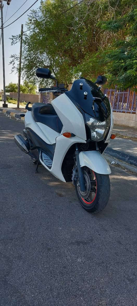 السلام عليكم
دراجه فاز 0.11 جاهزه
على اخر حبايه مال رمبه 
بانزين محسن فقط
حجم المحرك 255cc
دهنMOTUL 
يدات تدفئه بلاديه من اليابان 3 سرعات
دوسات نيكل اصليه
قاعده موبايل اصليه 
شاحن ups
ماشيه فقط 30 الف فقط حقيقي
اوراق اصوليه ومنفيس 
الدراجه احلى من الصور بهواي مال جناي
للستفسار | ***********
الموقع 📍محافظه واسط قضاء الحي
