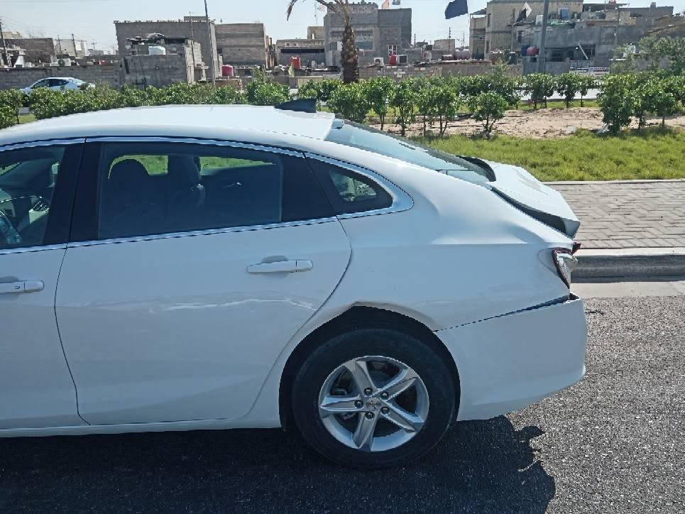 ماليبو ٢٠٢٤ أبيض جديده السياره مكينه كير تبريد 
ابيع ع حادثها شغاله وتمشي  السعر ٨٤ ورقه سابقا حادث امريكا جاملغ امامي 
*********** البصرة, العراق
