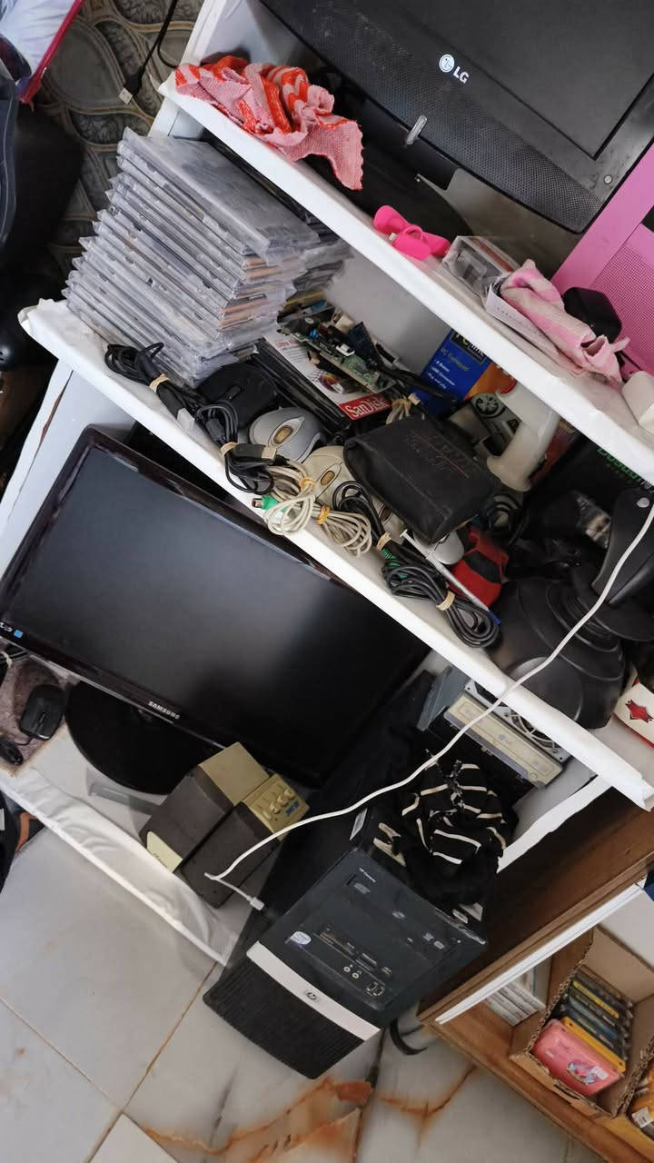 السلام عليكم
Old PC 
حاسبة قديمه كامله ومنصب عليها 80 لعبة قديمه 
هارد 160 كيكا وندوز 7 
سعرها 95 ألف 
مراسلة***********
متوفر توصيل لكل محافظات العراق
