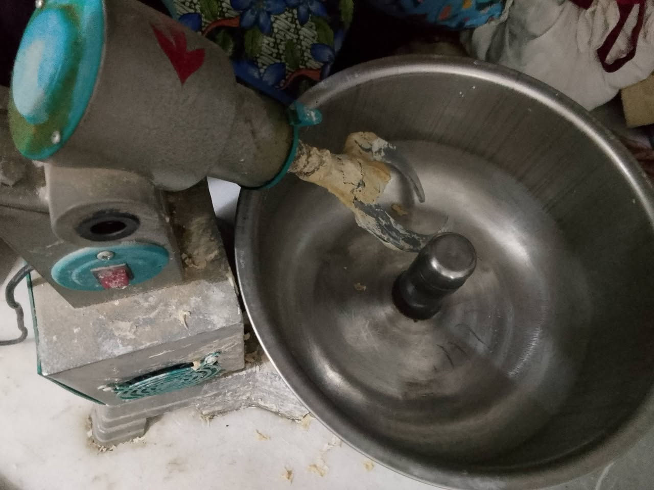 سلام عليكم
عجانه للبيع امل 8 كيلوات 
السعر 120الف أو بيها مجال 
ماصر شي شهرين لمن اخذتها 
الرقم ***********
مابي واتساب
