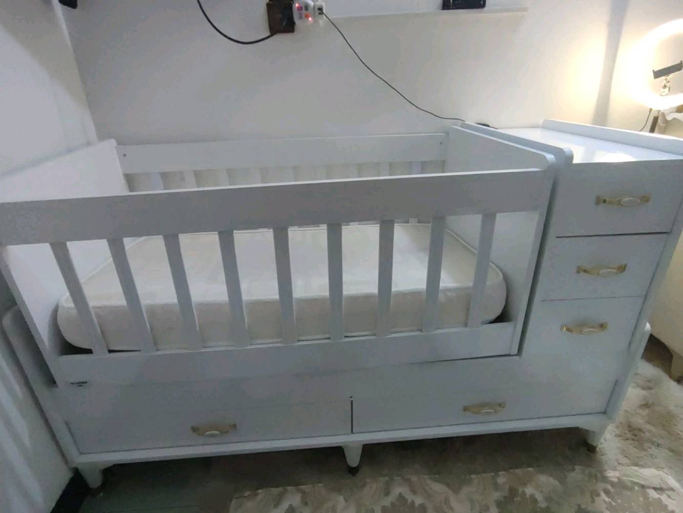 جربايه اطفال الحد عمر 3 سنوات تركيه نظيفه جداً للبيع مع دوشكا طبي درجه اولا  مريح للاطفال والسعر 125 للطلب والاستفسار ***********