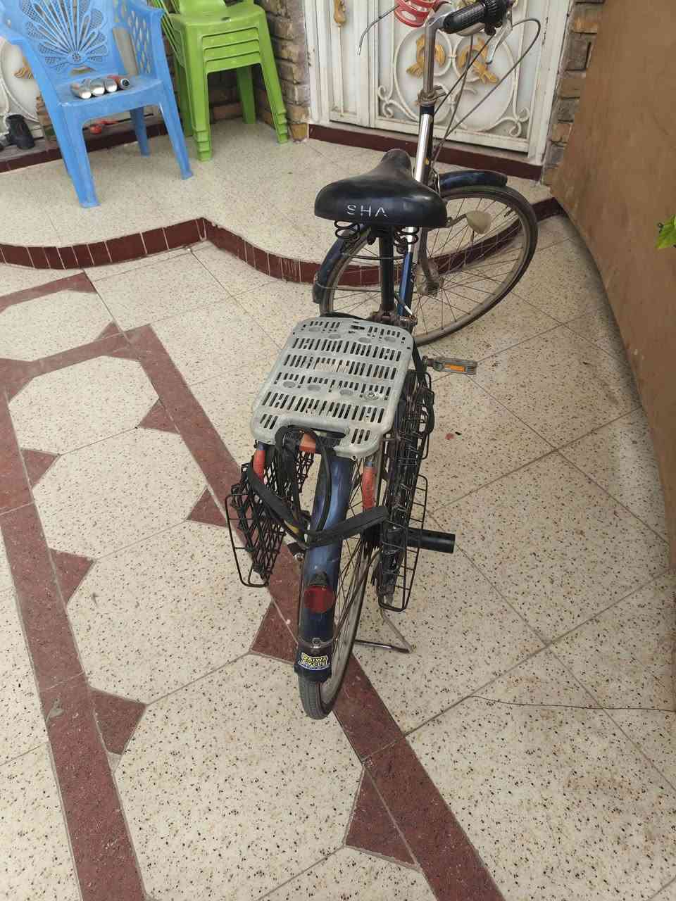 بايسكل عكرب للبيع نضيف احلا من الصور عوزه غسل فقط . كشن قلاب. طياريه . سله جانبيه 2. ستاند وسطي . زوج كبات . مكاني شطره قرب جسر الحاوي . السعر 120 وبي مجال . رقمي. ***********
