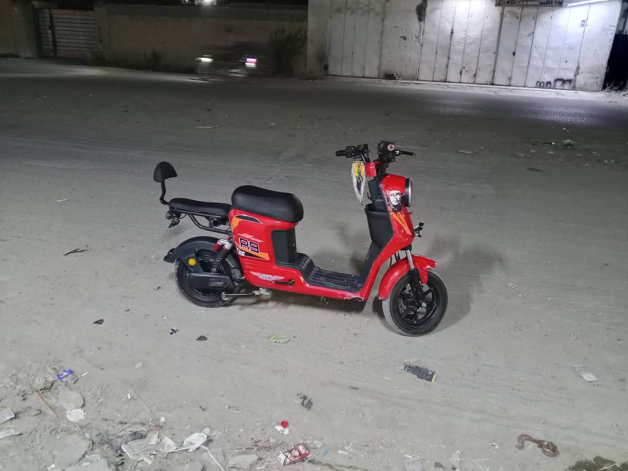 دراجه شحن للبيع 
نوع R9 
فول مواصفات بطاريات جدد شرط الفحص 
عدد البطاريات 5 
عدد السرع 4
مثبت سرعه 
لايت عالي وناصي 
كهربائيات كلها شغاله 
تشغيل دبل كارت وسويج 
بريكات هايدروليك 
مكان بابل الإسكندرية 
سعر 450 وبيها مجال 
للتواصل على الرقم 
***********
