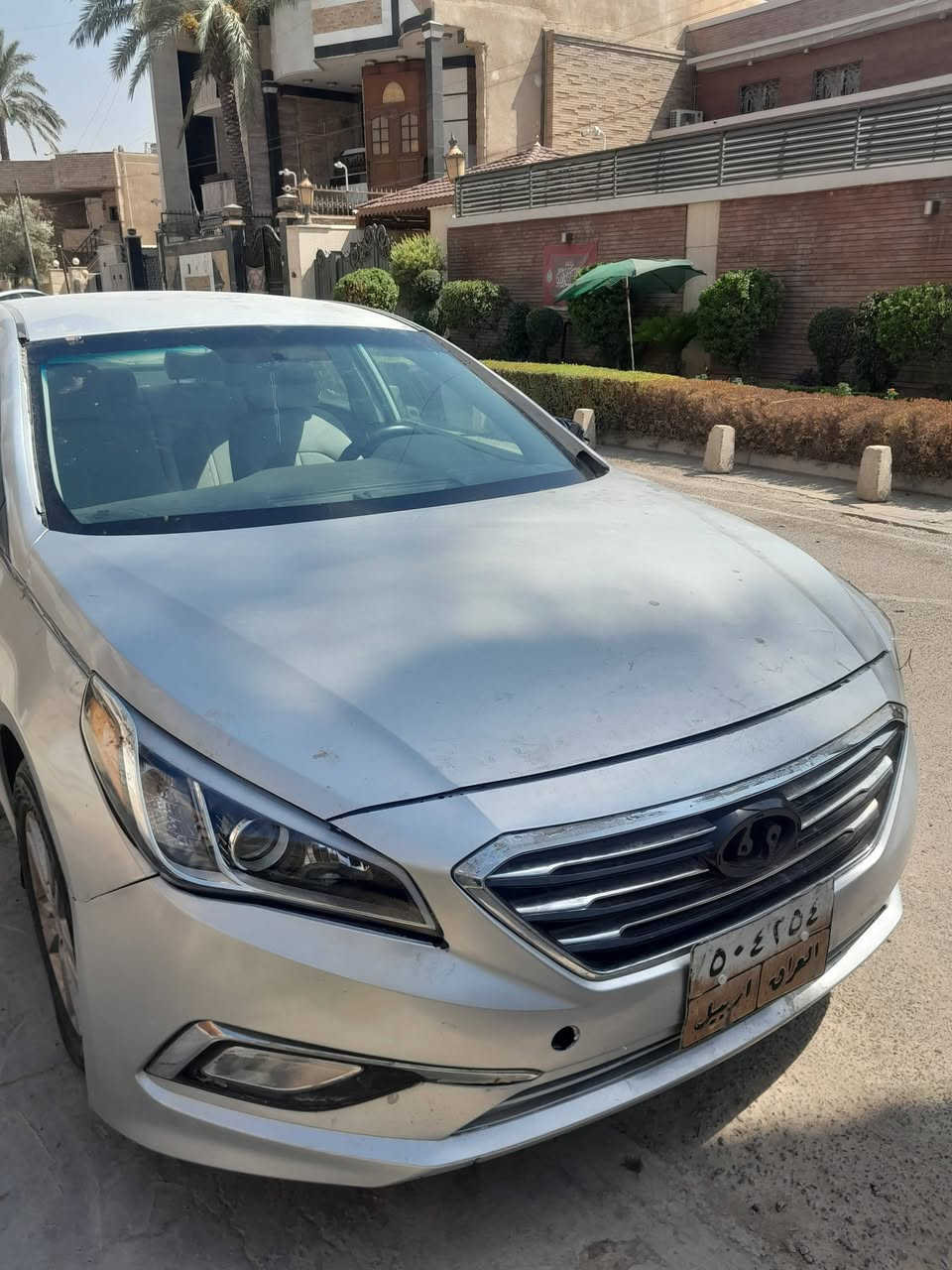 السلام عليكم سوناتا ٢٠١٧ ماشية ٩٢ ميل مصبوغه عام اثر حادث بدون معجون رايده ب ٦٨ بيه مجال بسيط حك الجية مكاني بغداد  زيونة ***********

