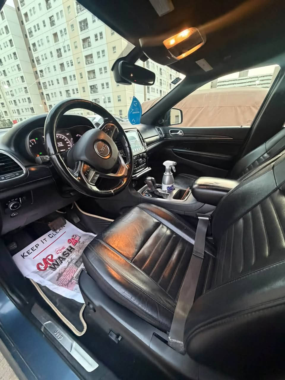 جيب شيروكي2020 Limited X
حدتها مبدل بنيد قطعه واحده
الموصفات معروفه
السعر 25500$ 
الرقم بغداد بسميه 
***********
