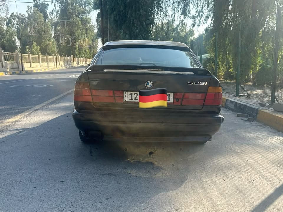 سلام عليكم BMW525للبيع فول مواصفات رقم نينوى دولي بسمي سعر ٤٠$وبيها مجال قليل واتساب ***********
