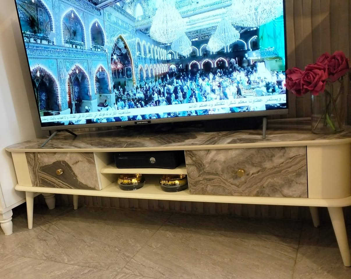 اتصال *********** نص تخم 5 مقاعد القنفه سرير مخزن  ميز مكتبي وميز بلازمه الغراض نضيفات جدااا مكان بغداد
