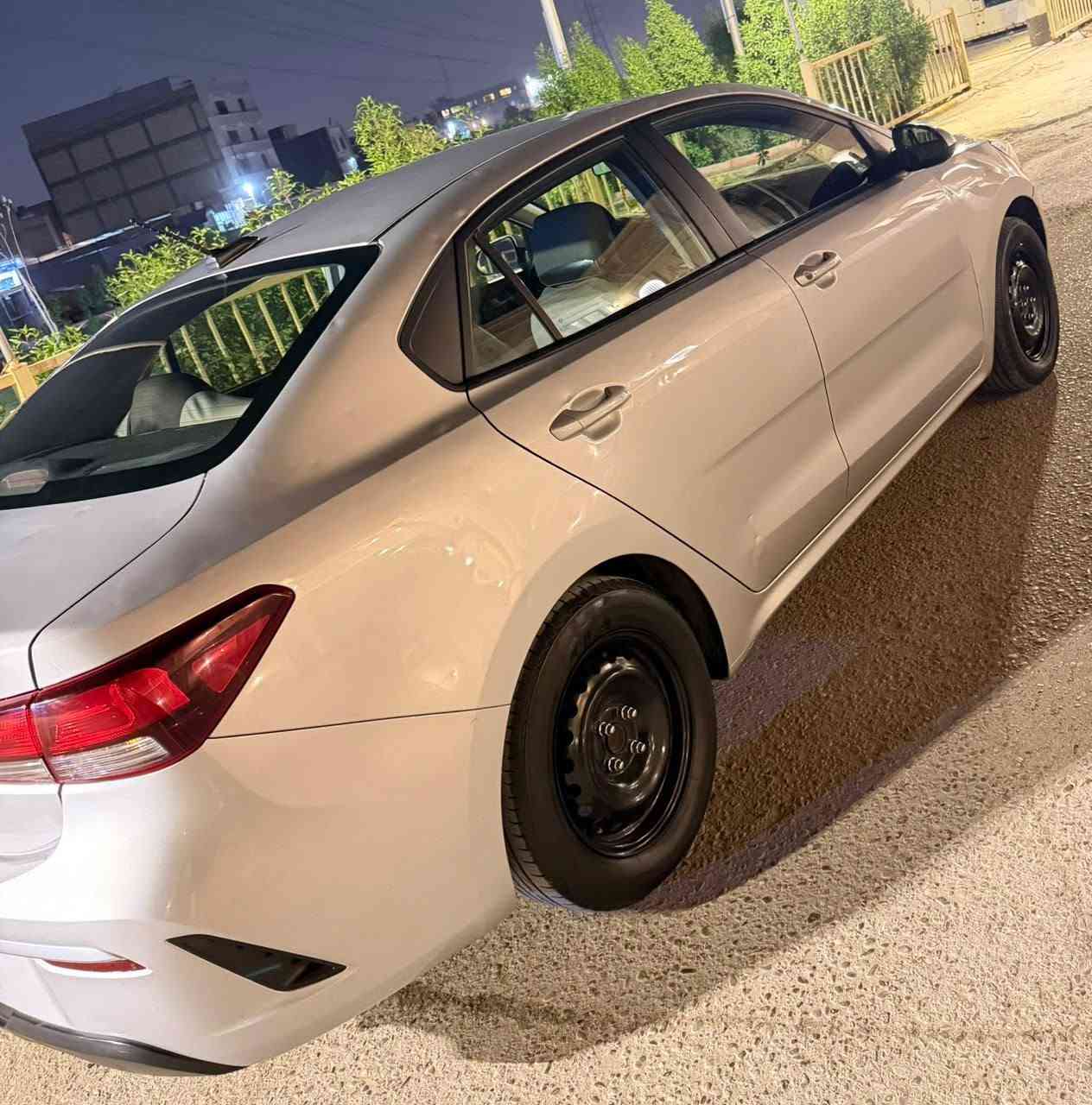 للبيع كيا ريو وارد امريكي موديل 2021 فضي اللون المواصفات تحكم ستيرن ABS شاشة اصلية كامرة خلفية ٣٦٠ درجة USP  سويج ريمونت سنتر لك صندوك فتح كهربائي بالريموت محرك سمارت دبل نوزل كير cVT نظيف جدا السيارة بيها ادامة كاملة تخم تاير جديد
 بطارية جديدة
بيها حالوب بالقمارة من امريكا عداد المسافة 63300 مايل صور الحادث بالمنشور مكان السيارة بغداد الدورة السعر ٩٠ و وبيها مجال  
رقم الهاتف ***********
رقم الهاتف ***********
مكان السيارة بغداد الدورة 
 سيف الشمري

