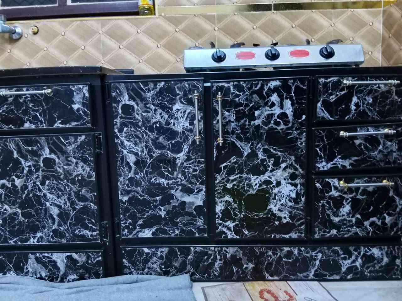 كاونتر للبيع حطاطه عدد القطع 3 قياس كاونتر مترتين ونص +  قياس السنك مترتين +ميز طباخ قياسه متر مكاني عامريه الصمود للاستفسار  اتصال ع رقم ***********
