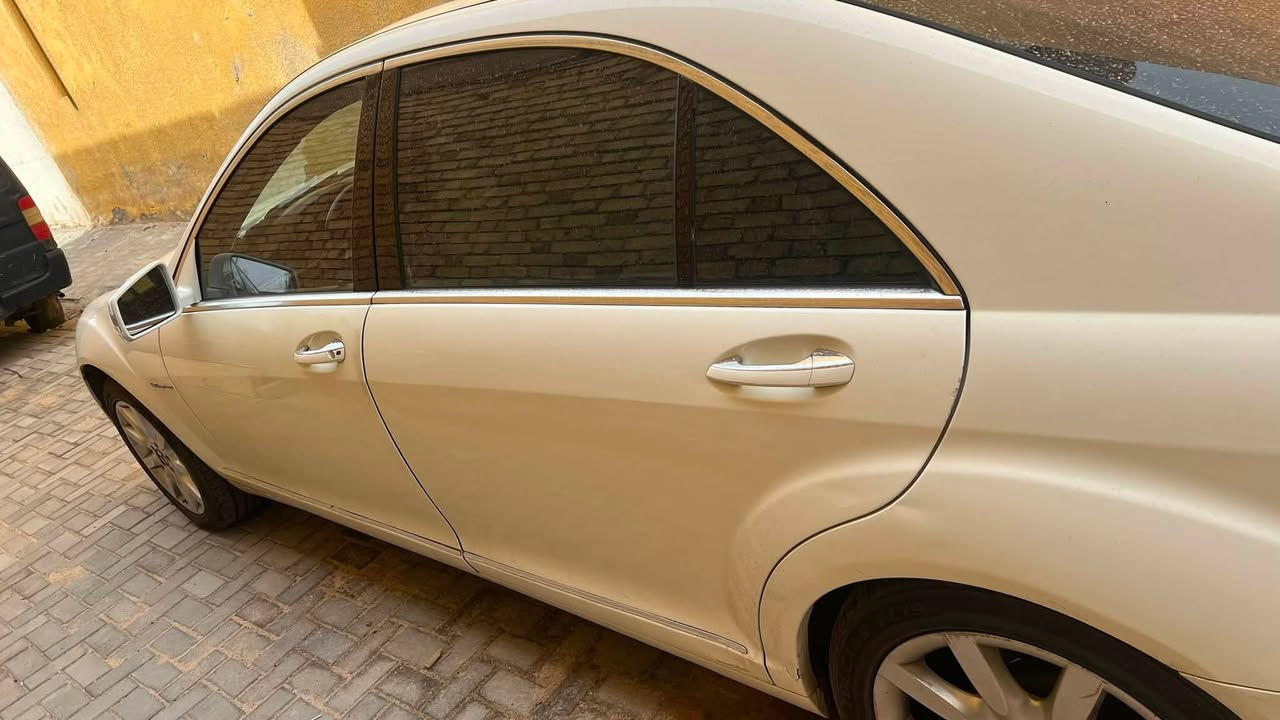 مرسيدس بنز S500
• موديل 2007 - شكل 2009
• وارد ألماني
• V8 5.5L - 5461cc
• ماكينة وكير كفالة
• تبريد وتدفئة مقاعد
• مقاعد جلد أسود كهربائية
• فتحة سقف
• شاشة أصلية + نظام ملاحة Navi
Audio نظام صوتي •
• بلوتوث للمكالمات
• كاميرا خلفية
• دركسون مالتي
• خشب داخلي
• جنوط مرسيدس
• عادم مزدوج
• تظليل
• داخلية نظيفة ومحافظة
• السيارة بالبصرة
• اللوحة أربيل
ملاحظة: المكيف يحتاج كمبريسر، حالياً ما يشتغل.
السيارة بيها صبغ، والتفاصيل واضحة بالصور.
السعر: 17,500 دولار
قابل للتفاوض بالمعقول للجاد فقط.
البصرة
***********
***********
