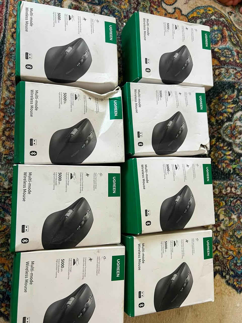 ماوس وايرليس من شركة UGREEN موديل M751
يشتغل على 3 حاسبات بوقت واحد 
يعني تكدر تتحكم ب3 حاسبات سوه بوقت واحد فقط دوسة دكمة 
يفيد أهل المونتاج والألعاب والمصممين
ماوس كلش راقي وسعر مناسب 
سعر القطعة 35 الف سعرة بالسوك فوك ال80 الف 
جدد لوك 
عنواني بغداد الدورة وره مول العراق 
***********
سعر القطعة 35 الف 
متوفر 7 قطع فقط
