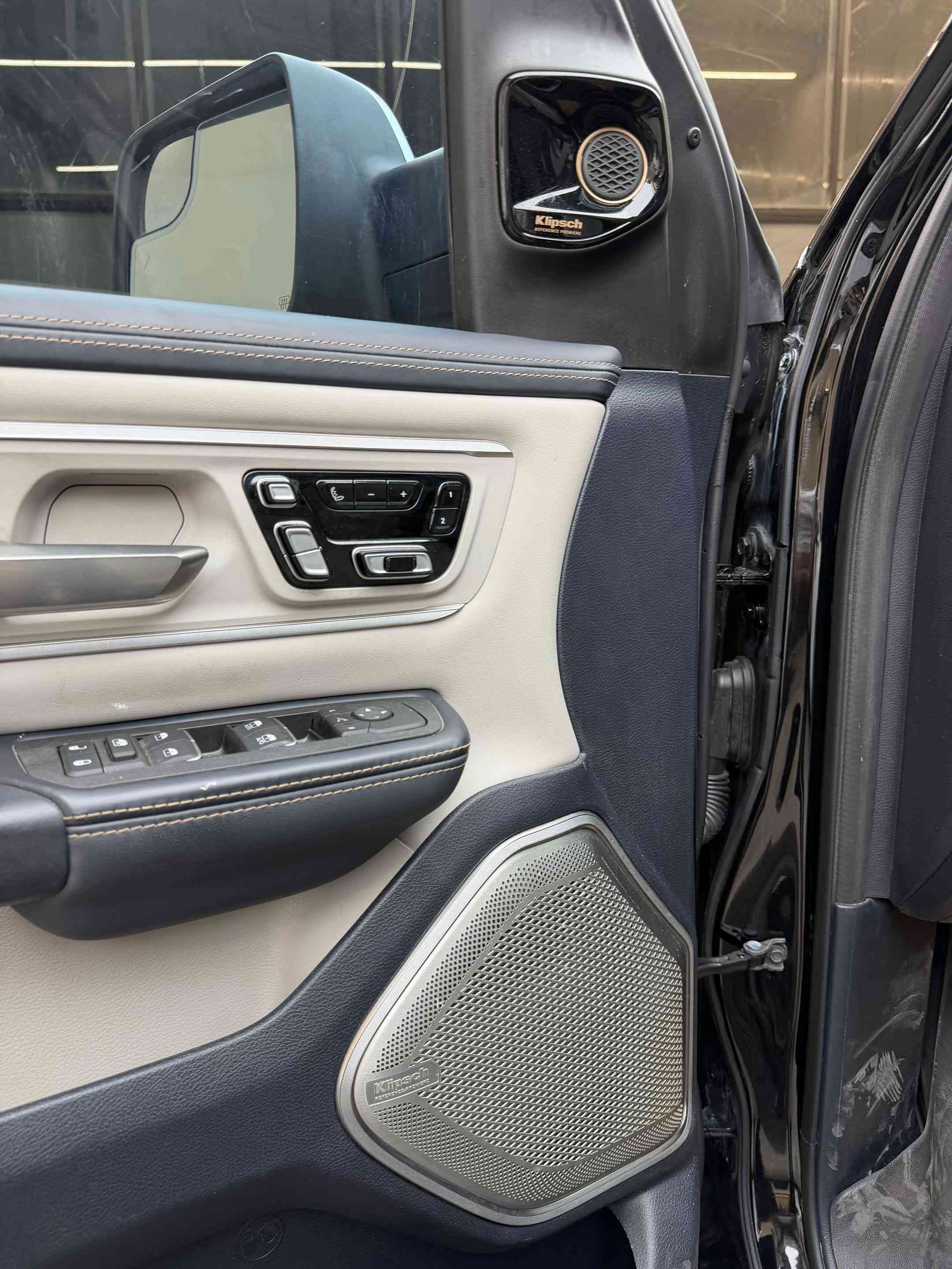 #دوج_رام RAM   أعلى فئة فاخرة  #موديل 2025  فول فول  Tungsten تنجستين VIP ملكي 1/1 هيبة فخمة  المواصفات مايذكر هواية خليجي  ضمان هارلم 3 سنوات او 100 الف كيلو متر ( حقيقي شامل كلشي )  ( مغلف BBF + تضليل )  كفالة عامة كلين تاتيل من كل شي مابي اي ملاحضة شرط الفحص وضع شركة📦  عداد المسافة: 23 الف مايل  #المعرفة السعر يرجي كتب رقم ( 25 ) تعليق يتم الرد عليك مباشر  اتصل  *********** اتصل *********** لدينا نضام مراوس وشراء سيارات شمالية فقط  #مكان_اربيل خلف شركة ازدي شارع ١٠٠ متر #مصطفى_كارس 📍
