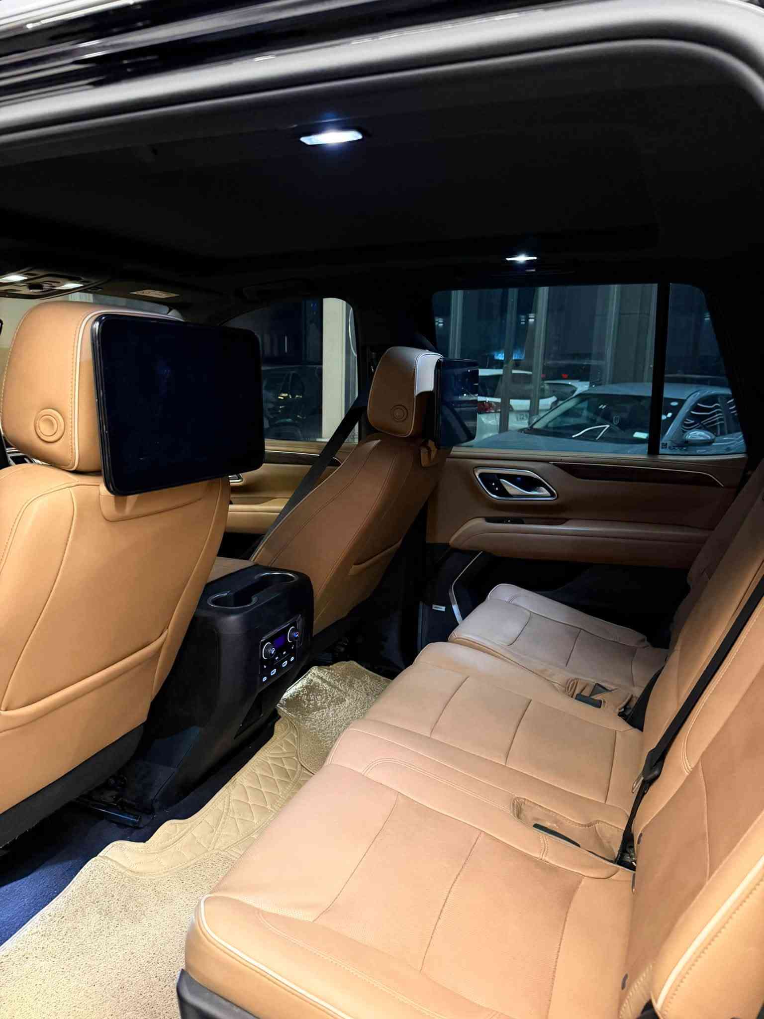 CHEVROLET TAHOE PREMIER
شوفرليت تاهو
موديل 2022 🦅 
سعر 437  $
تحويل مباشر ب اسمي سنويه
فوول مواصفات جگات
شيفروليت تاهو بريمير وكالة خليجي 
‎الموديل  2022 ( خليجي )
‎اللون : اسود
محرك و گير شرط
سياره مكفول  بدون صبغ بدون حادث
بيها ٣ مكان صغير pdr بدون مفتوح 
‎جكات كهرباء
‎ جكات تصعد وتنزل 
‎اربع كامرات
‎حجم المحرك : 5300 Cc
‎عدد الاسطوانات : 8 اسطوانات ( 8 سلندر )
‎المواصفات : 
‎* سقف بانوراما 
‎* المقاعد كهربائية تدفئة و تبريد
‎* مقصوره الركاب من الجلد الفاخر + خشب ملكي 
‎* شاحن وايرلس لاسلكي
‎* نظام الرؤيه : 5 كامرات رؤيه شامله ( BIRD VIEW )
‎* نظام التعليق مستقل
‎* كشنات ميموري خزن
‎* نظام الصوت BOSE سماعات عدد 10
‎* دوسات كهرباء + اناره LED
‎* نظام سحب مقطوره تحكم كامل + كامرة لرؤية المطوره
‎* داتا شو
‎* تشغيل بعد 
‎* 5 بصمات 
‎* تحديد مسار 
‎* لد امامي 
‎*مري شفط 
‎* 4 كامرات 360 درجه 
‎* رادار 
‎* جنطه ذكيه بلقدم تنفتح وتنسد 
‎* ويل كروم 22 حجم وعليها تخم تاير 
‎* شاشات خلفيه 
‎* جميع الكشنات كهرباء
‎* كشنات تدفئه تبريد 
‎* دوسات شفط 
‎* شاحن واير ليس
‎* ثلاجه 
‎* جميع المقاعد يوجد مخارج يوبي اس 
‎مكان :اربيل  

‏‎ للاستفسار
***********
كورك واتساب
