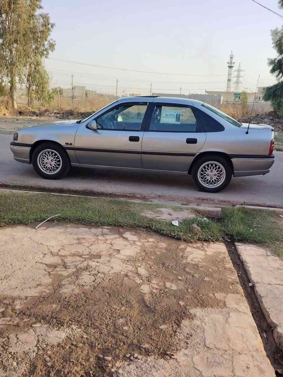 سلام عليكم للبيع اوبل فكتره حجم 20 موديل 93 رقم 12شرط تحويل من شرعي صبغ جماليه بدون اي ضرر دواير ودوسات بعد ما مصلح شرط من دعاميه لا دعاميه
محرك كير شرط السعر 45 وبيهاا مجال واي استفسار عل رقم *********** زين***********
